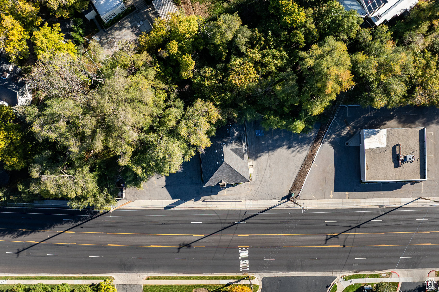 HIGHLAND - Commercial Sale