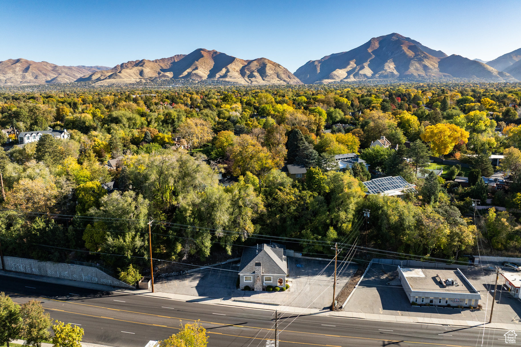 HIGHLAND - Commercial Sale