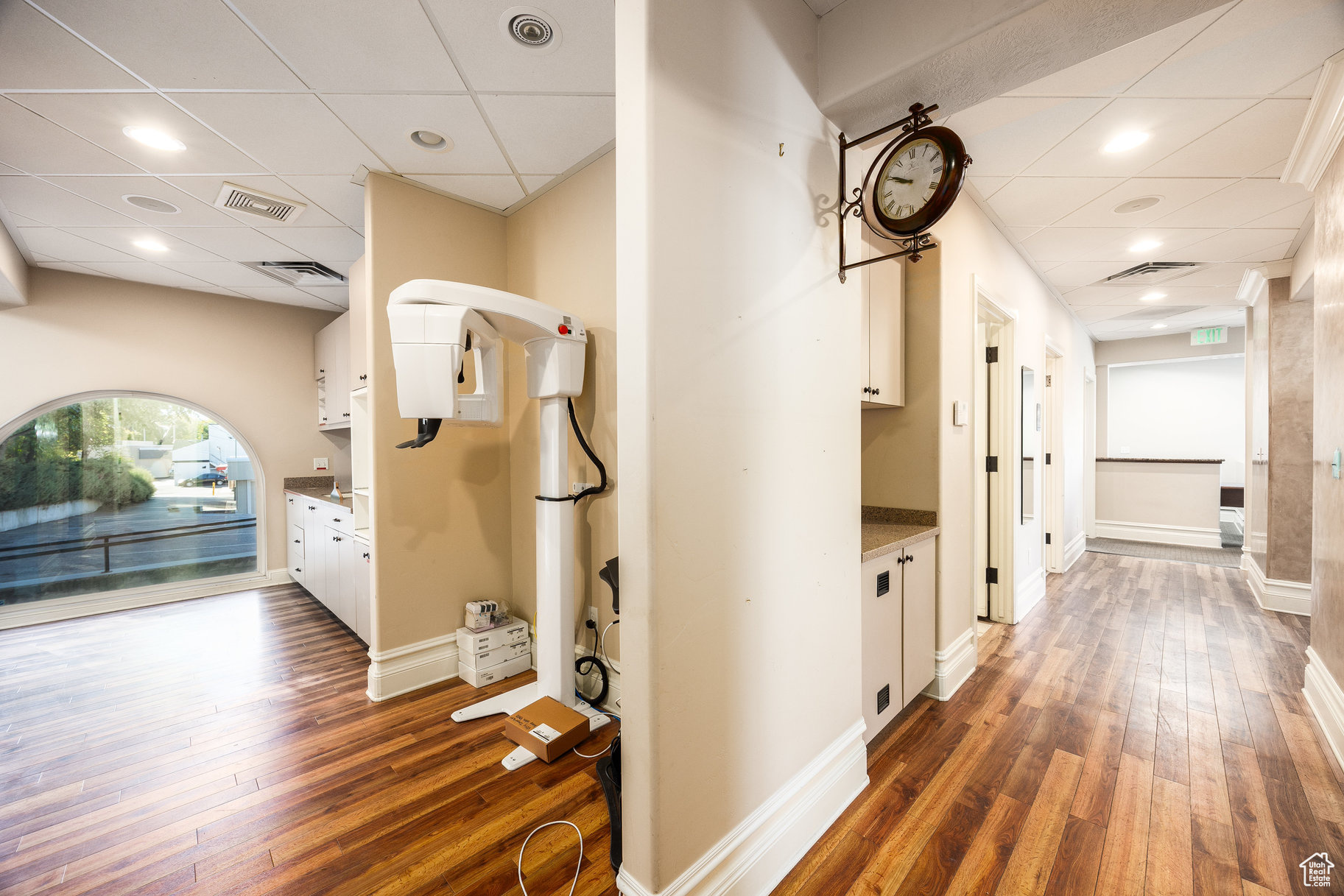 HIGHLAND - Commercial Sale