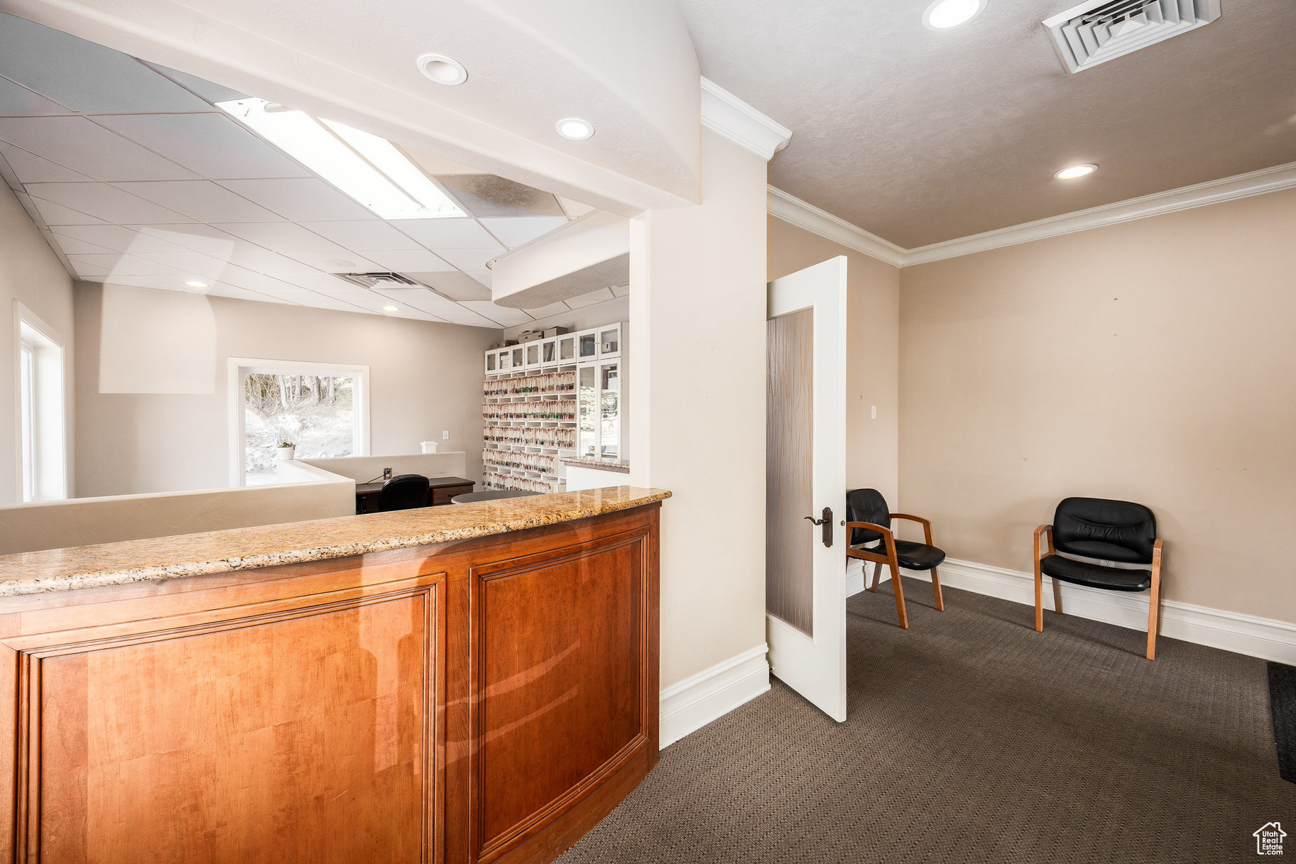 HIGHLAND - Commercial Sale