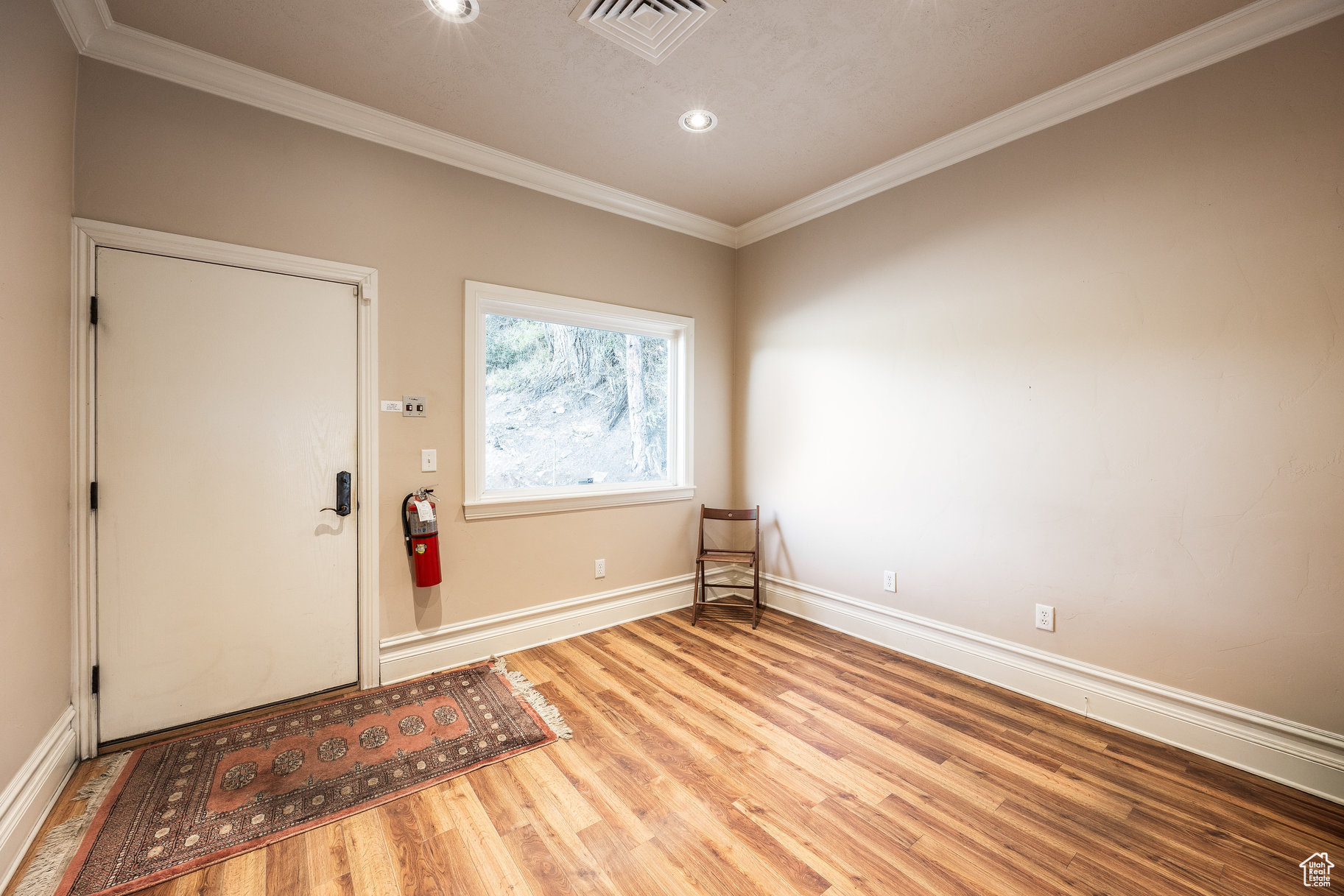 HIGHLAND - Commercial Sale