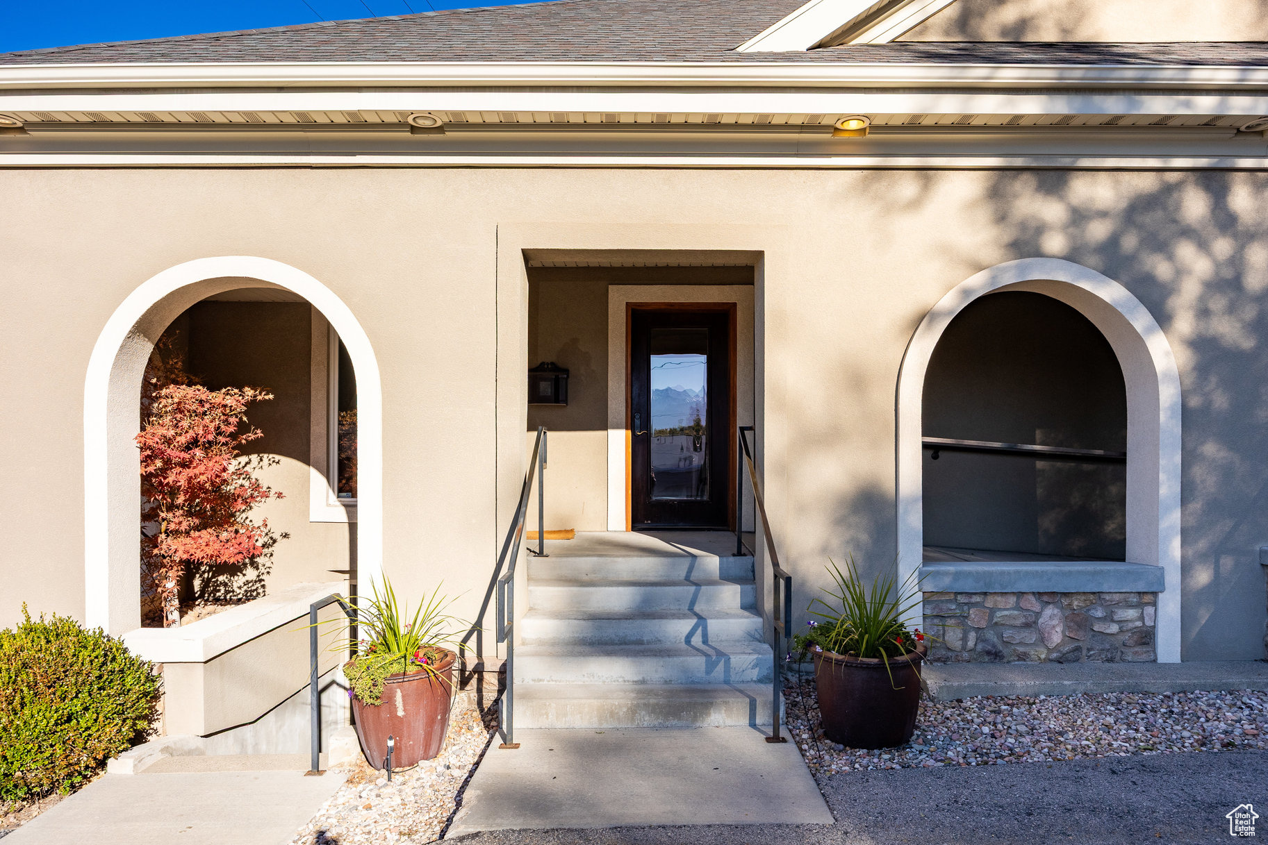 HIGHLAND - Commercial Sale