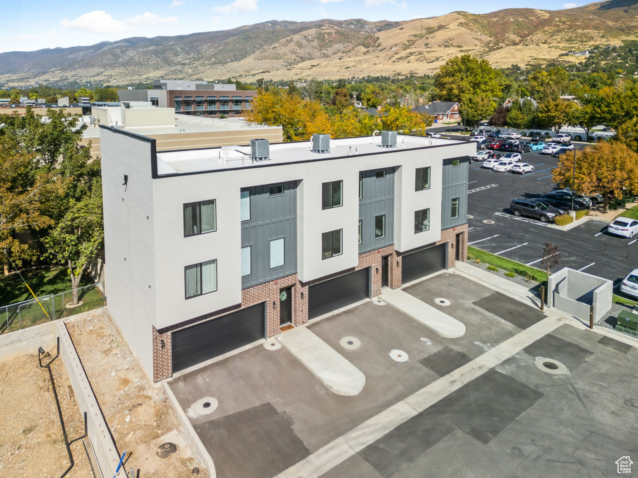 THE BROOKS ON MAIN - Residential