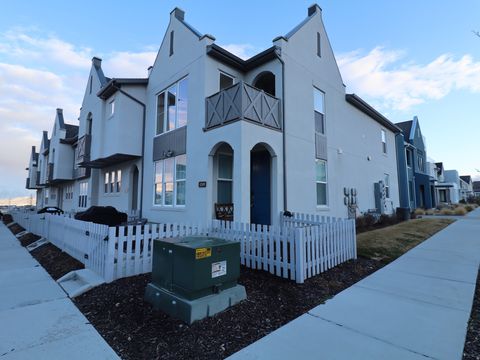 Photo of 11589 S DORIAN WAY W #140, South Jordan, UT 84009 (MLS # 2142151)