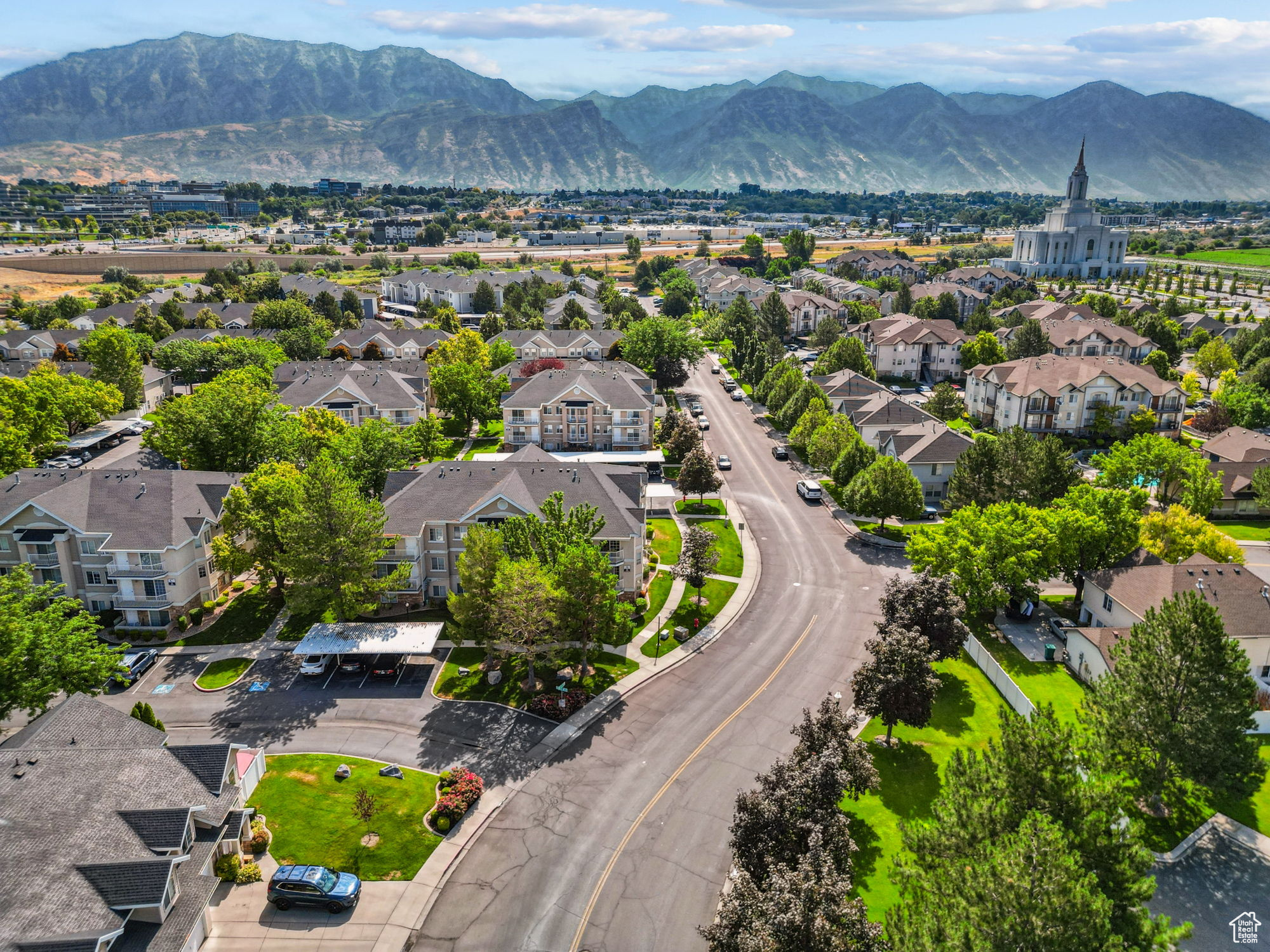 COUNTRY WOODS CONDOS - Residential