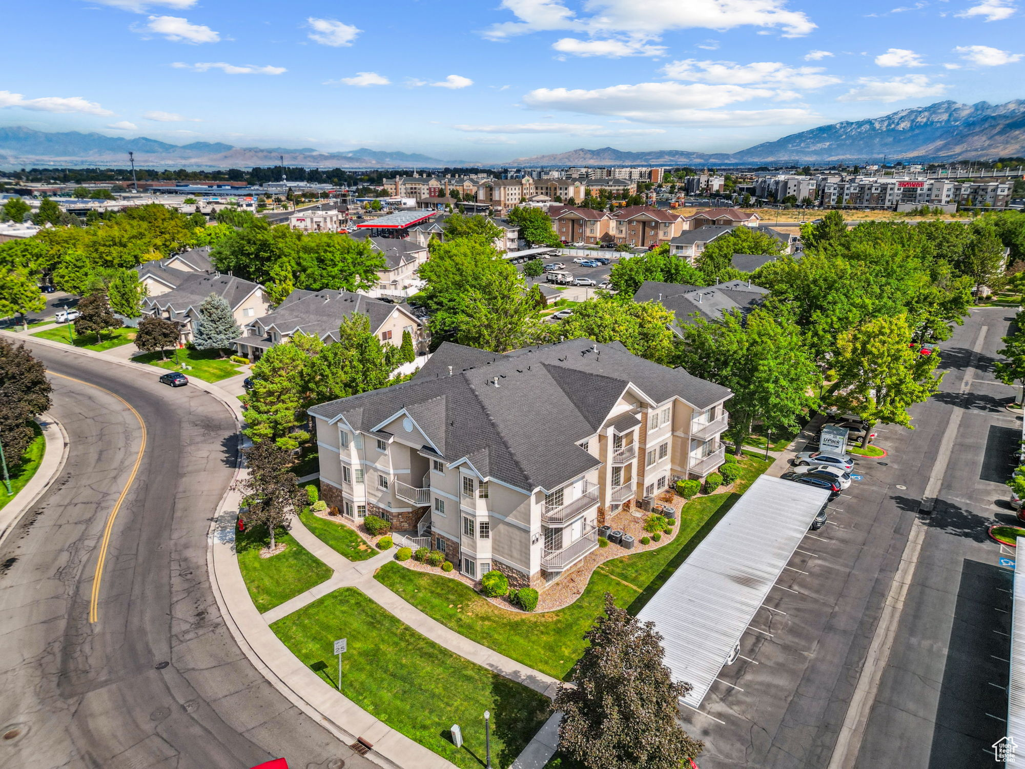 COUNTRY WOODS CONDOS - Residential