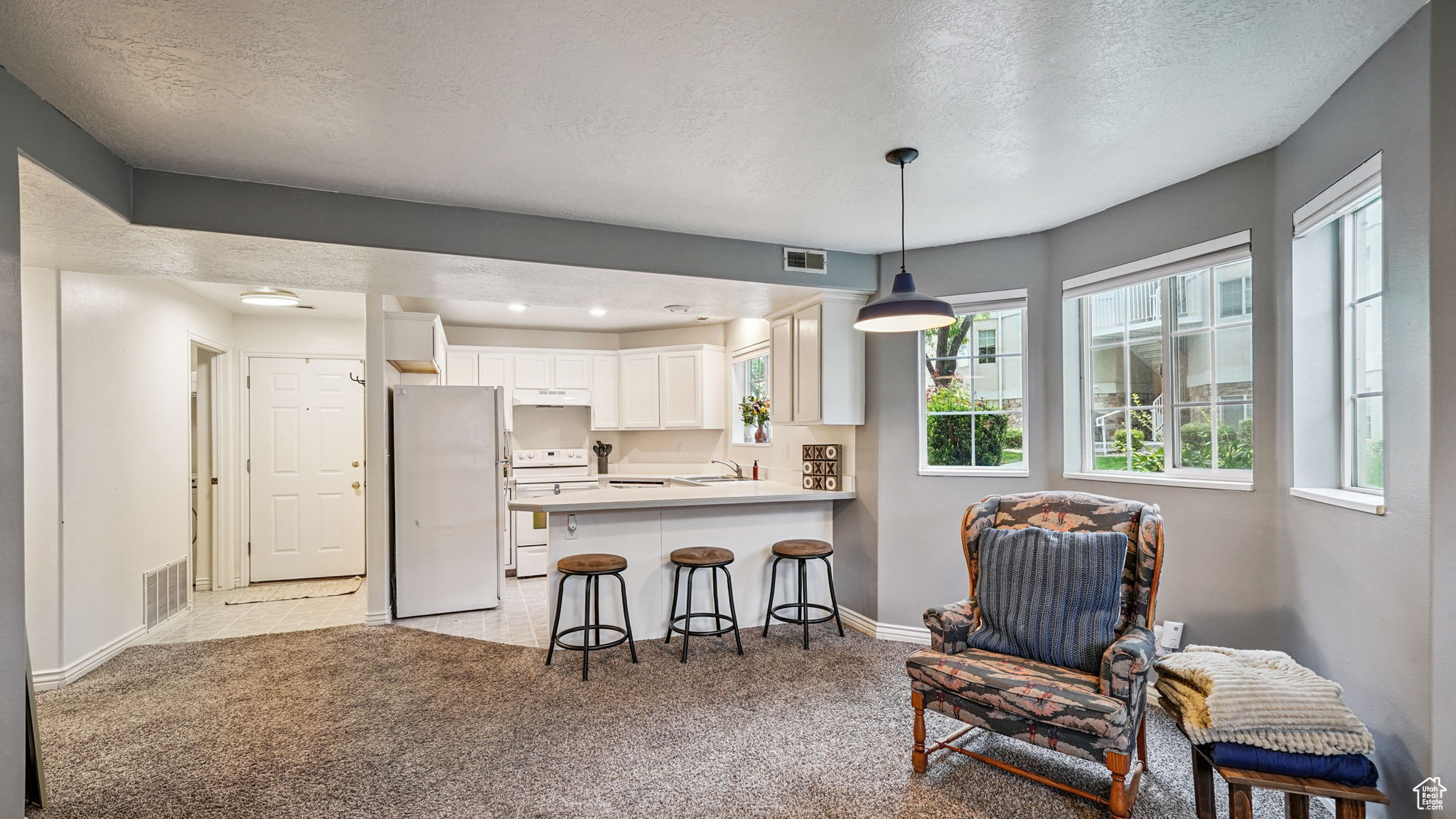 COUNTRY WOODS CONDOS - Residential