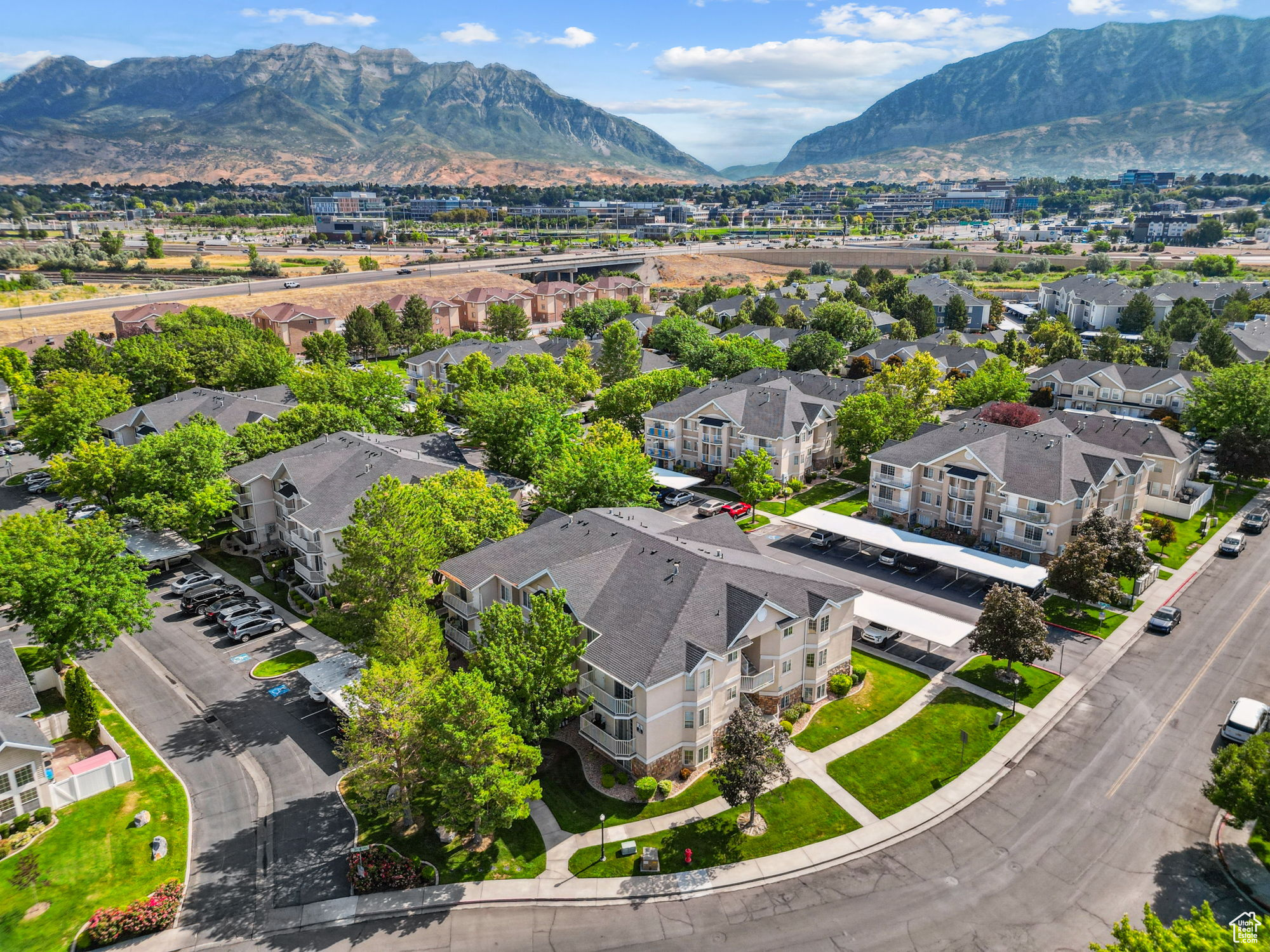 COUNTRY WOODS CONDOS - Residential