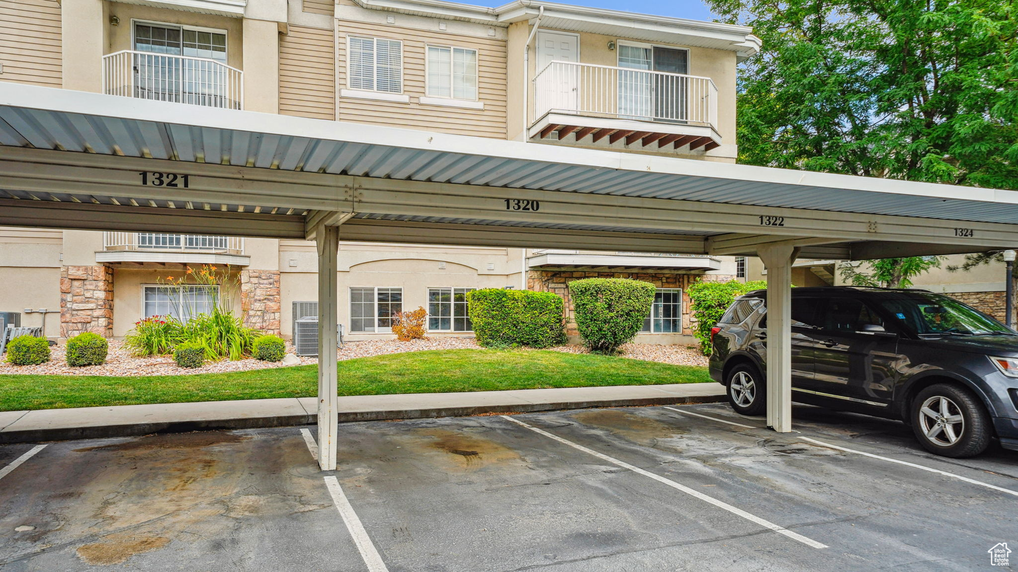 COUNTRY WOODS CONDOS - Residential