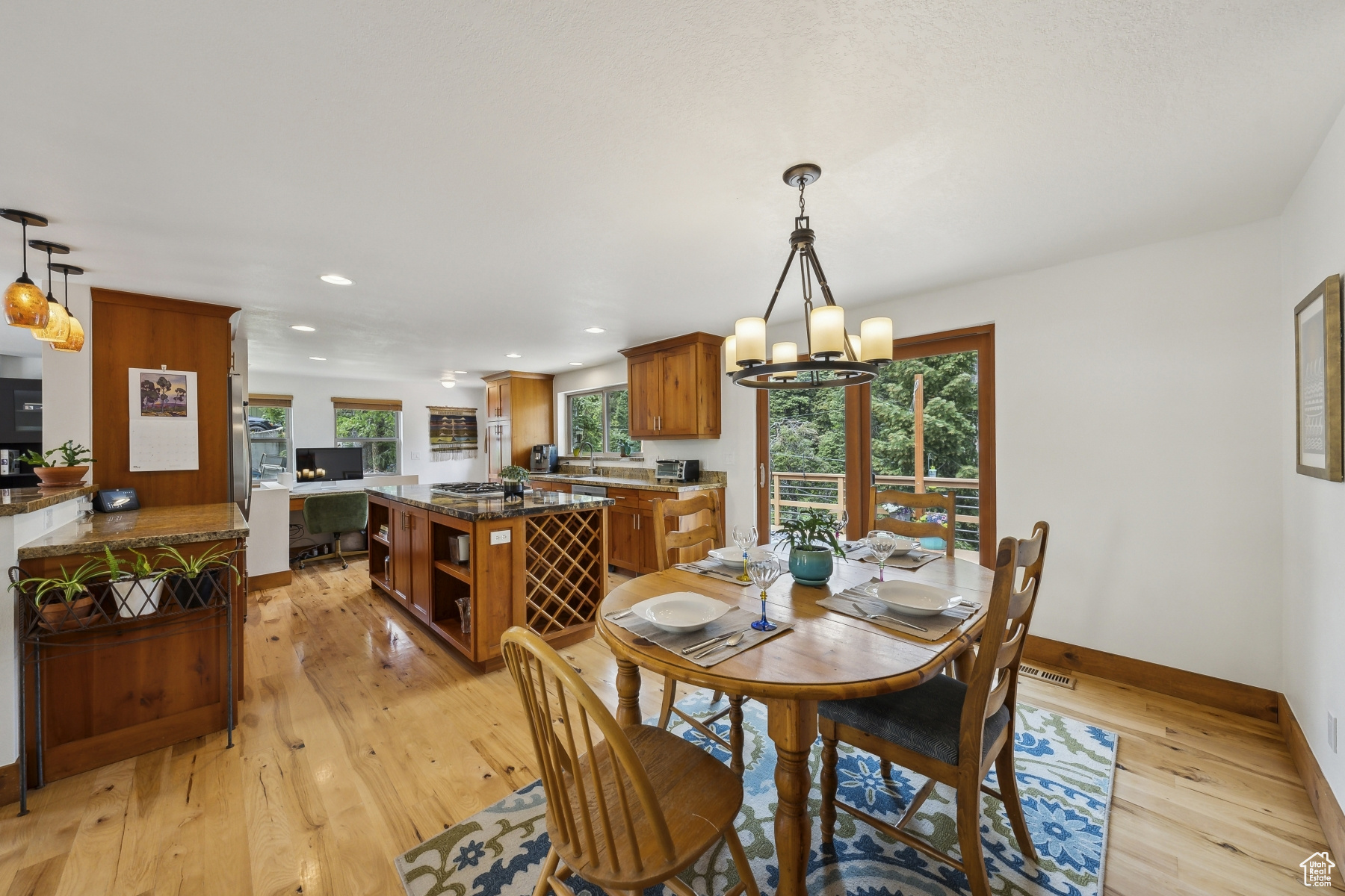 Park City, Utah 84098, United States, 4 Bedrooms Bedrooms, ,3 BathroomsBathrooms,Residential,Pending,133583