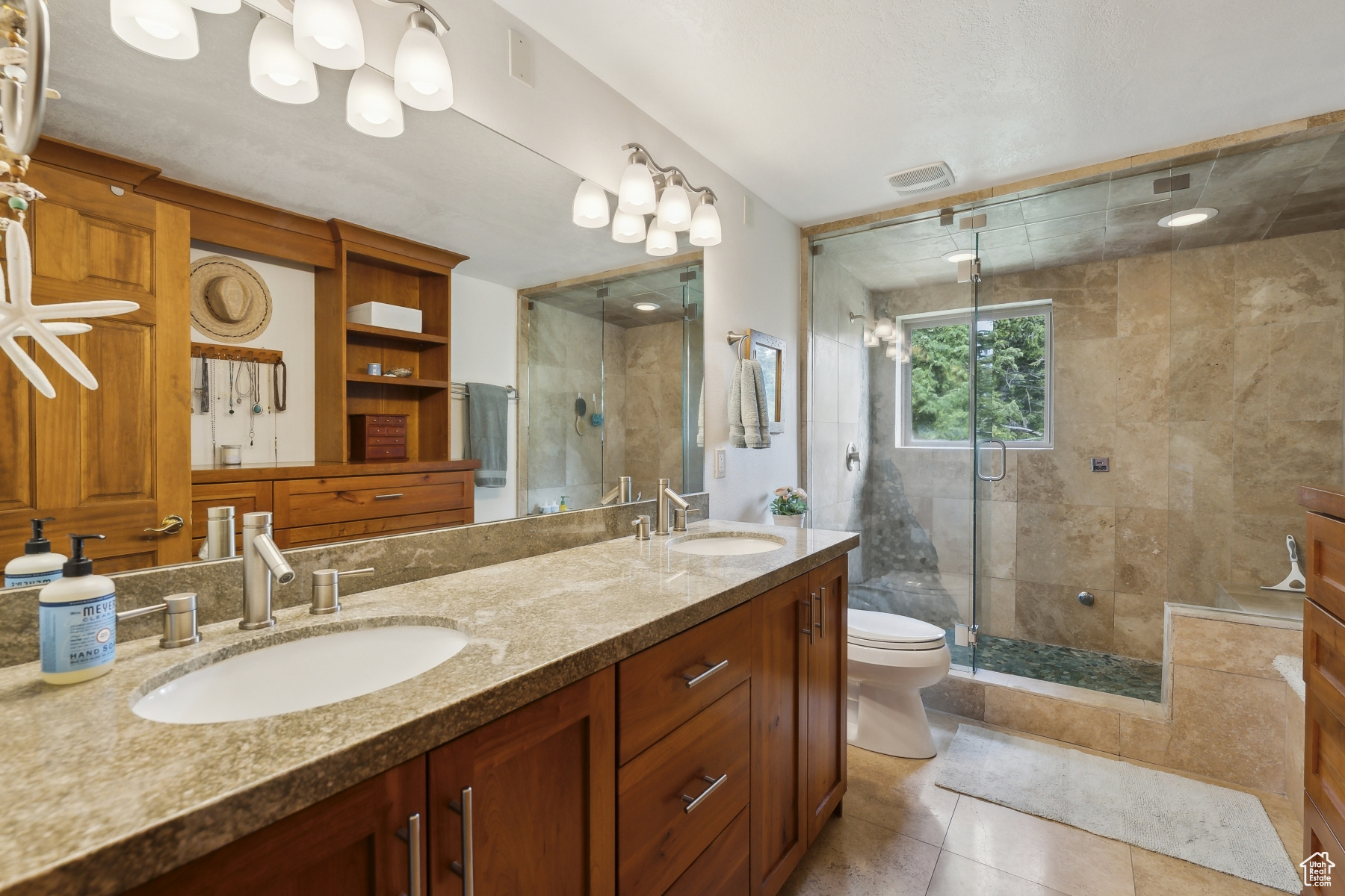 Park City, Utah 84098, United States, 4 Bedrooms Bedrooms, ,3 BathroomsBathrooms,Residential,Pending,133583