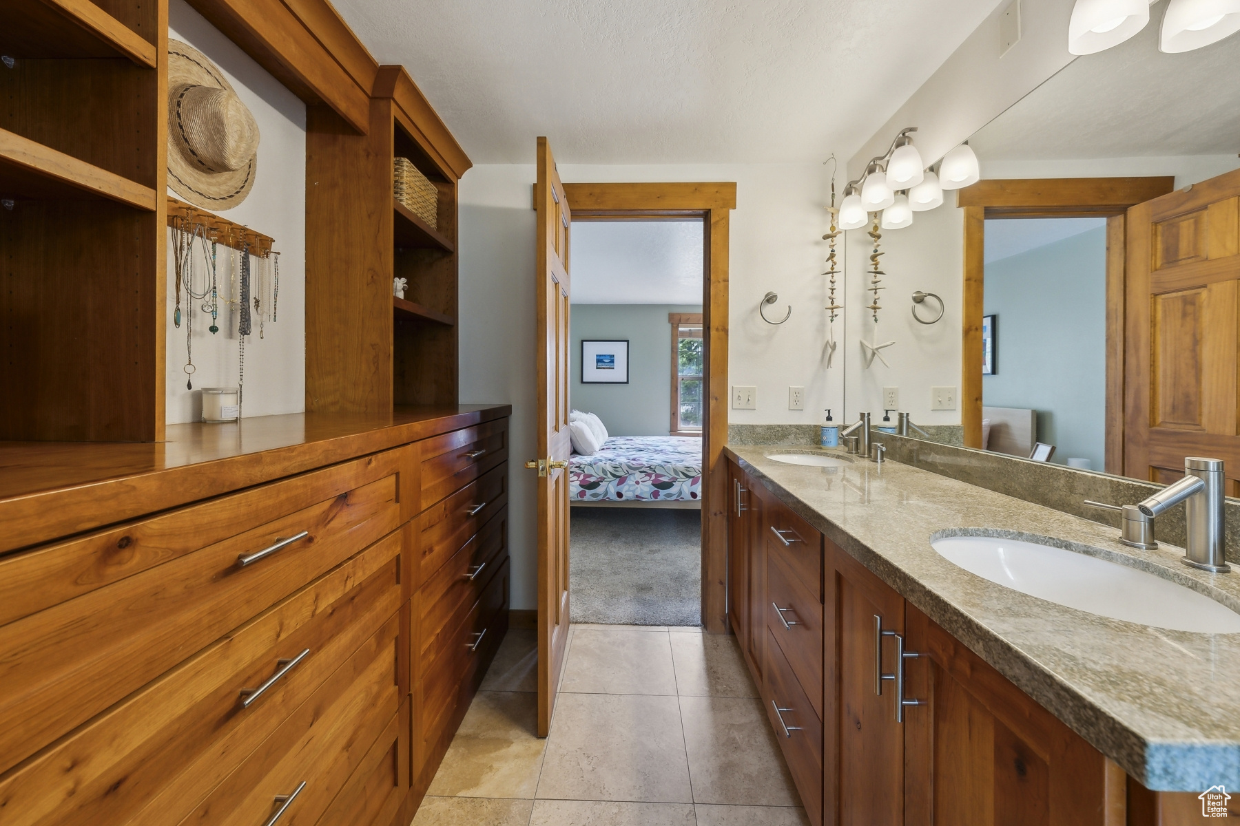 Park City, Utah 84098, United States, 4 Bedrooms Bedrooms, ,3 BathroomsBathrooms,Residential,Pending,133583