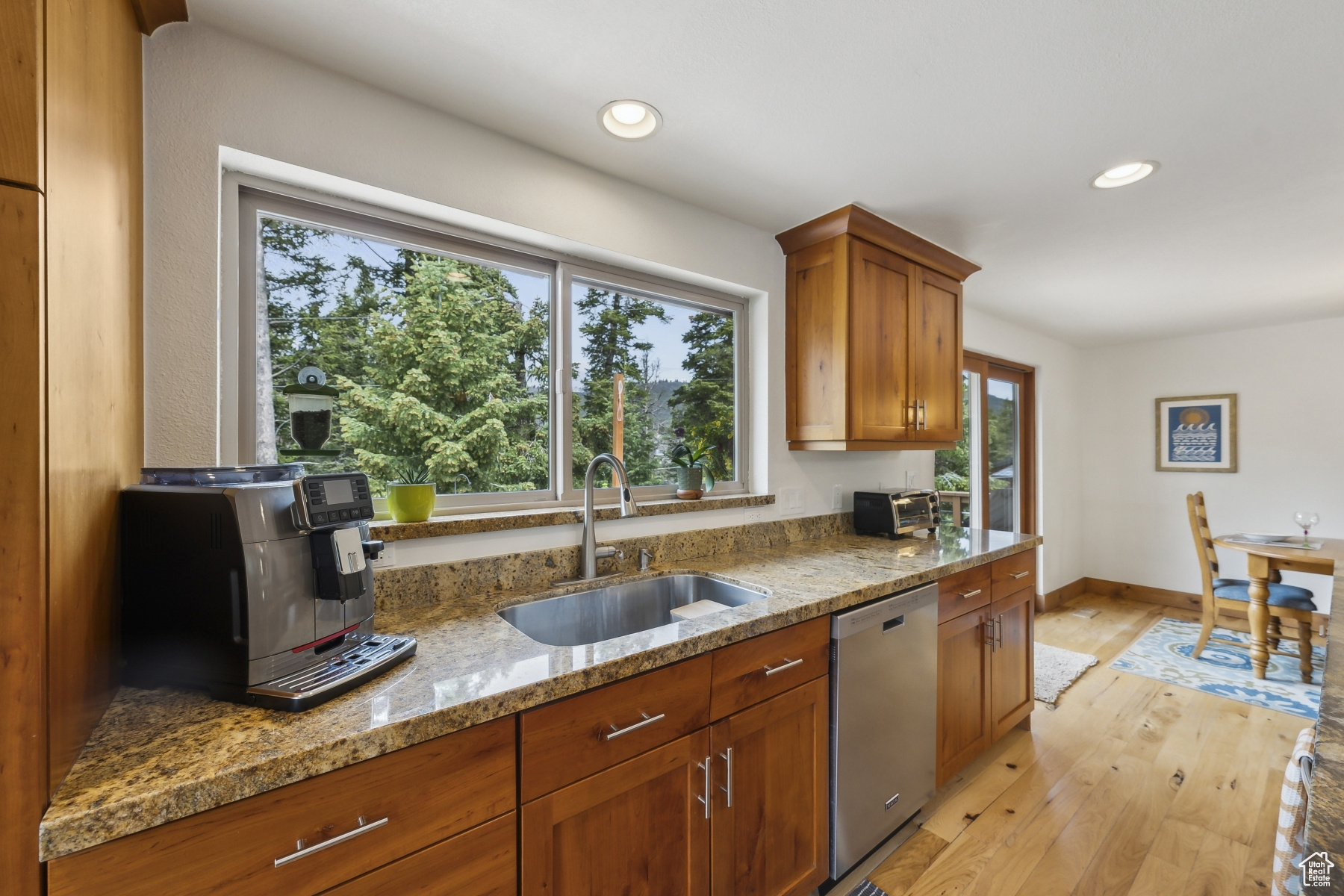 Park City, Utah 84098, United States, 4 Bedrooms Bedrooms, ,3 BathroomsBathrooms,Residential,Pending,133583