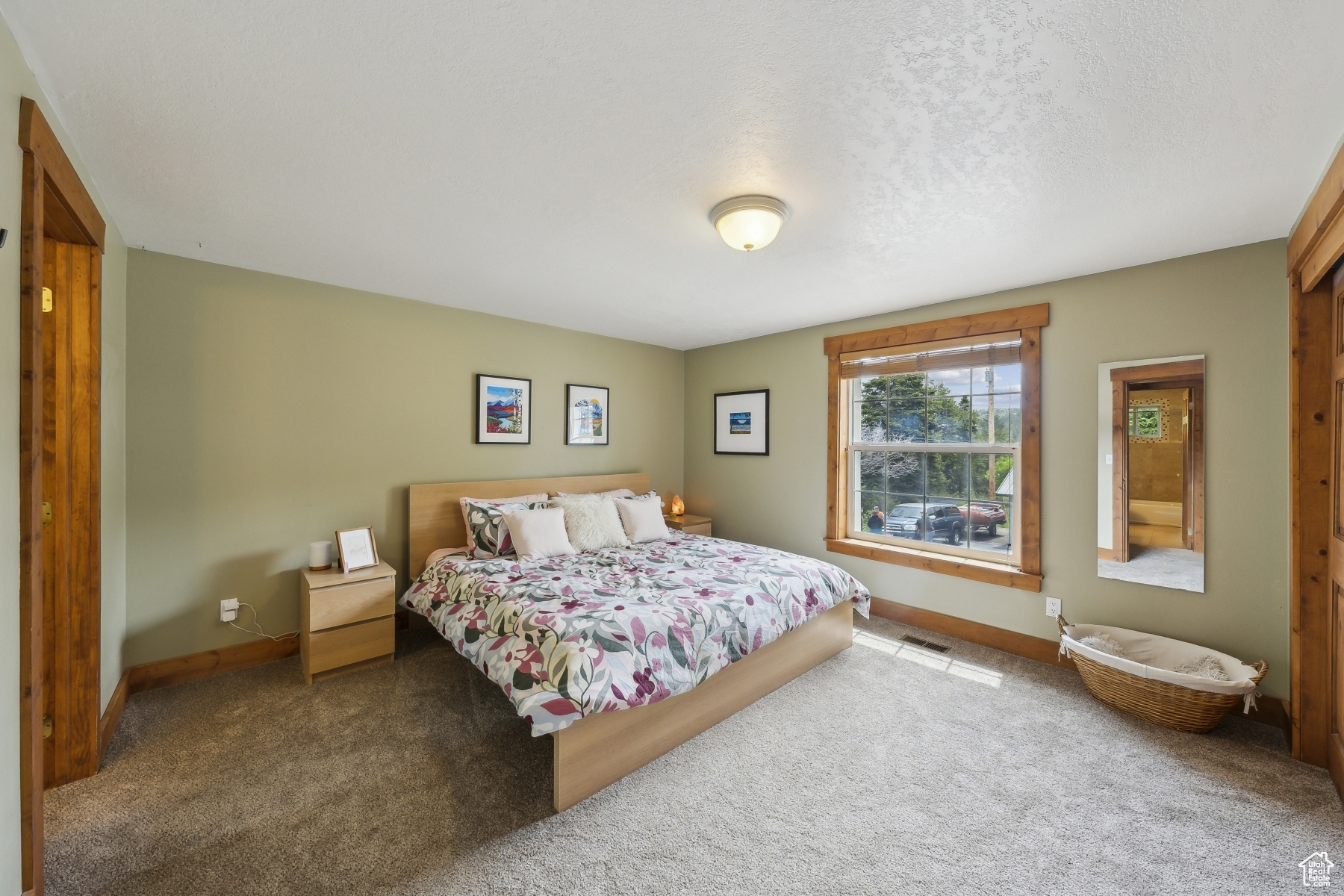 Park City, Utah 84098, United States, 4 Bedrooms Bedrooms, ,3 BathroomsBathrooms,Residential,Pending,133583