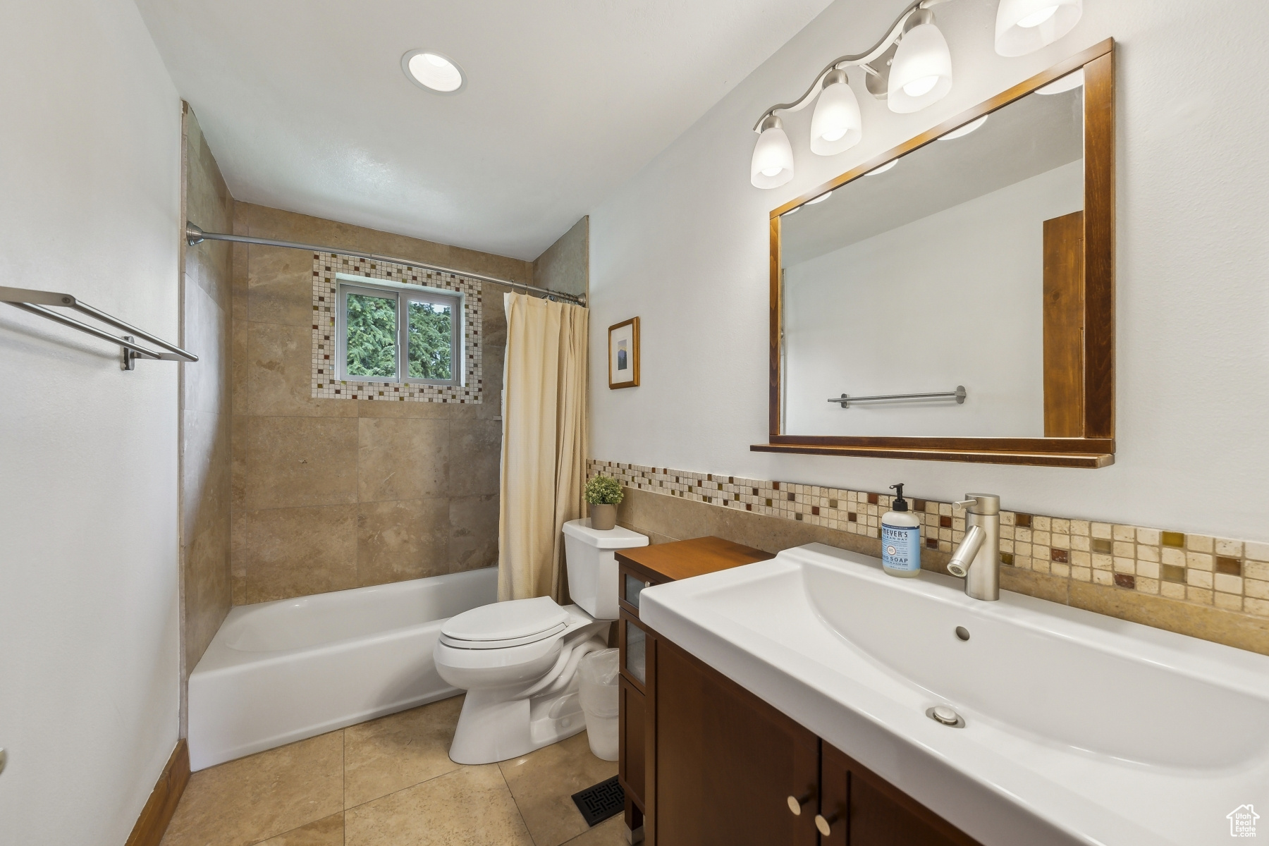 Park City, Utah 84098, United States, 4 Bedrooms Bedrooms, ,3 BathroomsBathrooms,Residential,Pending,133583