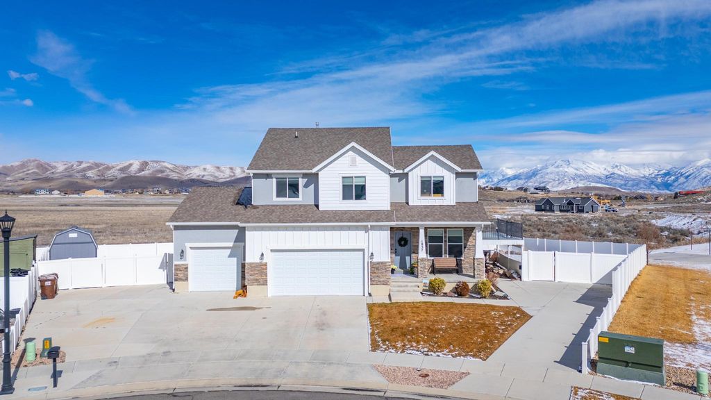 Photo of 1857 E THUNDER GULCH RD N, Eagle Mountain, UT 84005 (MLS # 2138886)