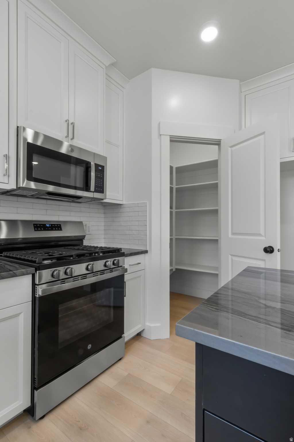 RIVER'S EDGE - Residential