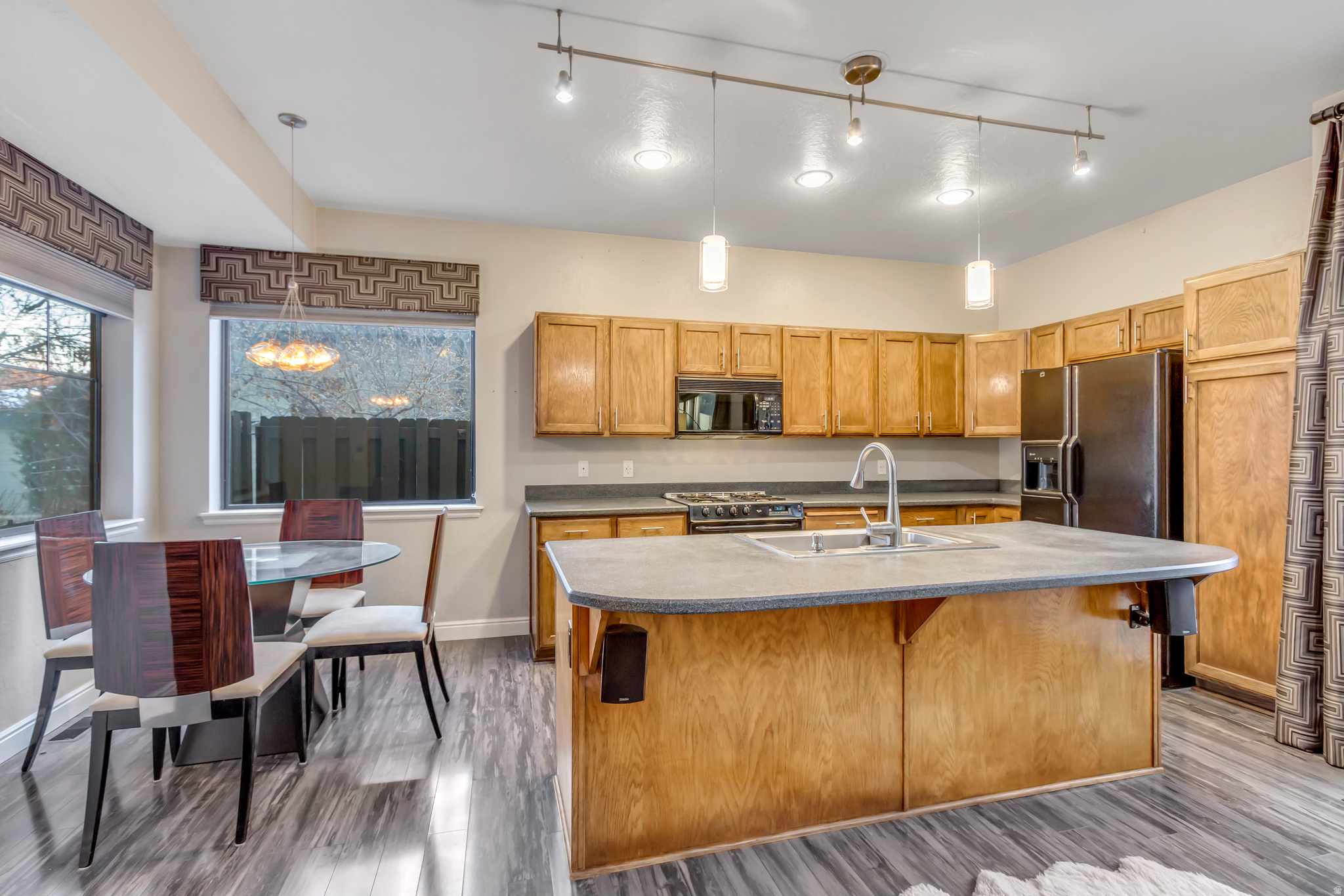 PINEBROOK COTTAGES - Residential