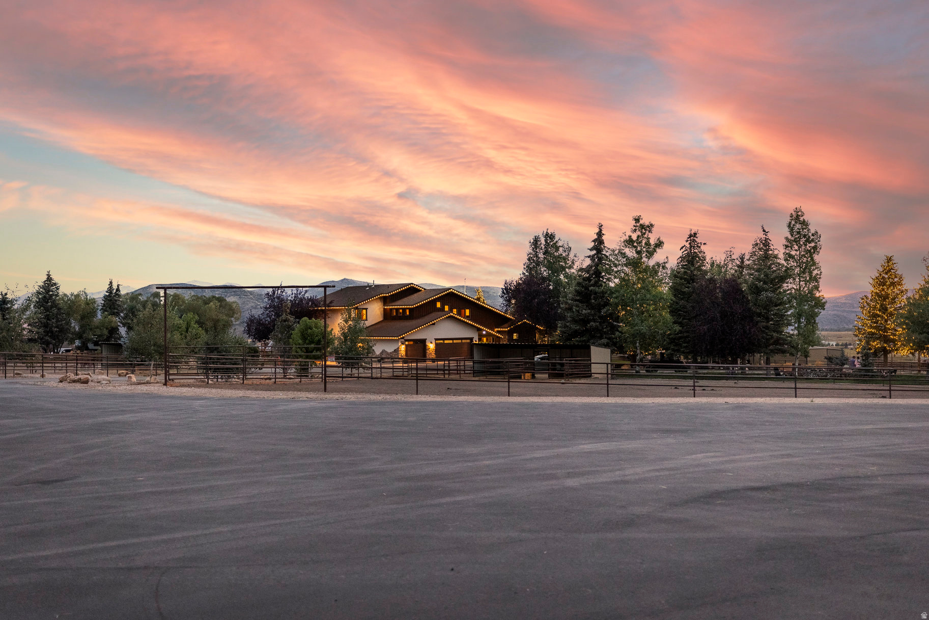 SHADOWS SUBDIVISION - Residential