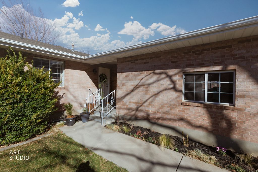 Photo of 510 S 20 E, Orem, UT 84058 (MLS # 2145111)