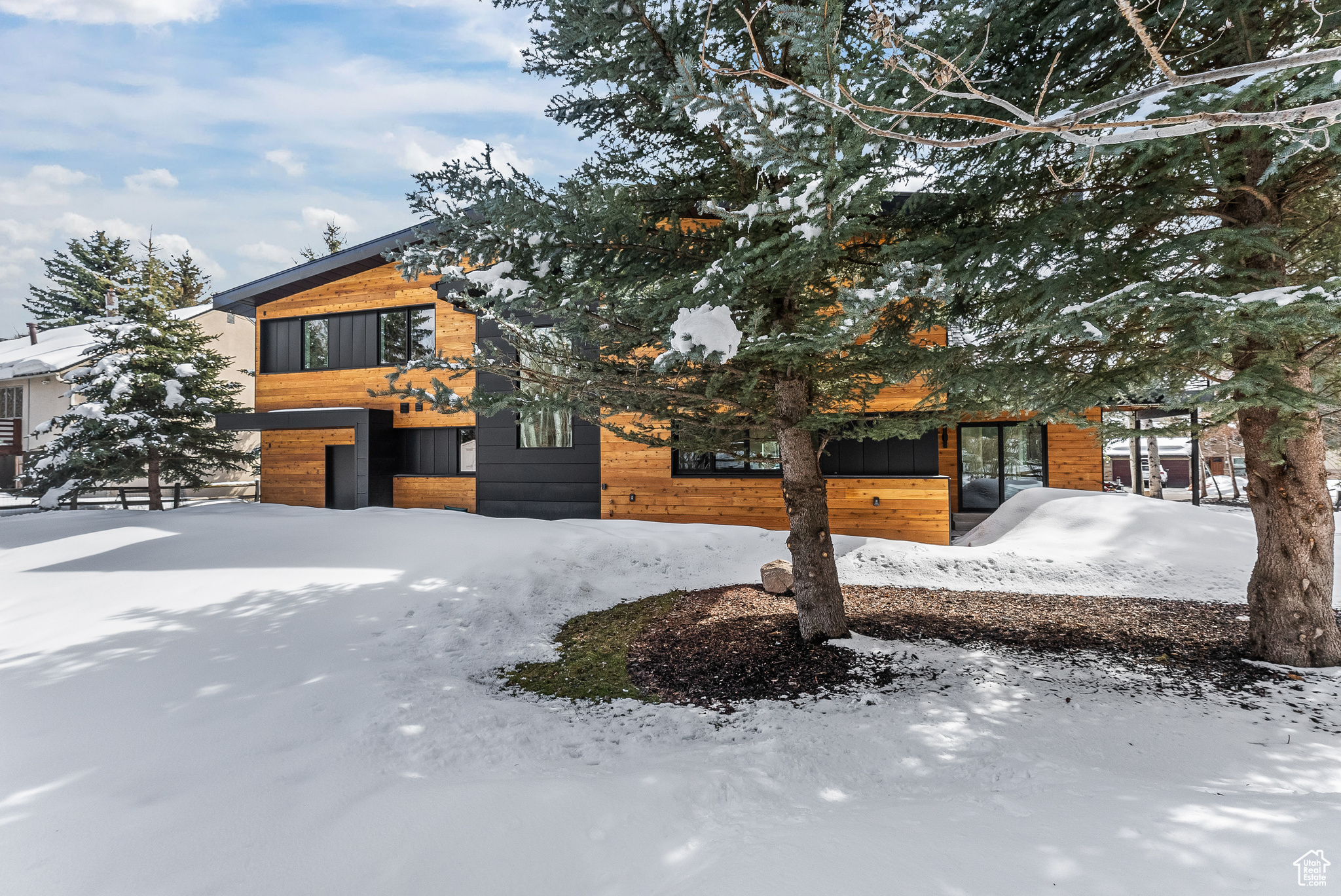 Park City, Utah 84060, United States, 4 Bedrooms Bedrooms, ,4 BathroomsBathrooms,Residential,Pending,52811