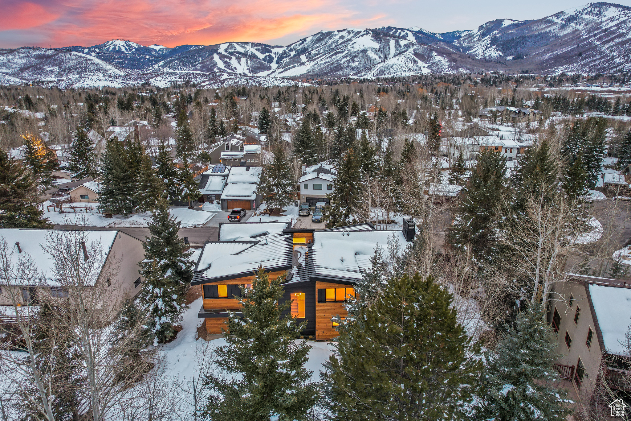 Park City, Utah 84060, United States, 4 Bedrooms Bedrooms, ,4 BathroomsBathrooms,Residential,Pending,52811