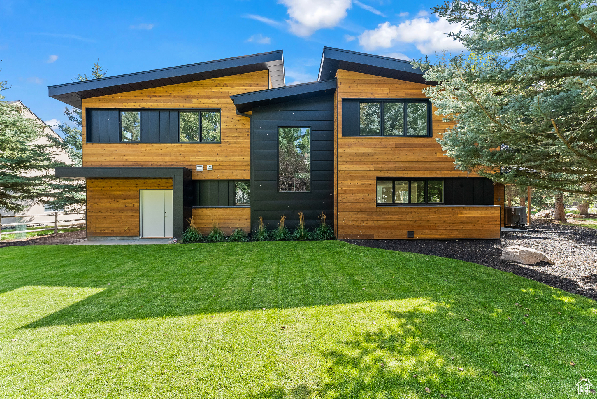 Park City, Utah 84060, United States, 4 Bedrooms Bedrooms, ,4 BathroomsBathrooms,Residential,Pending,52811