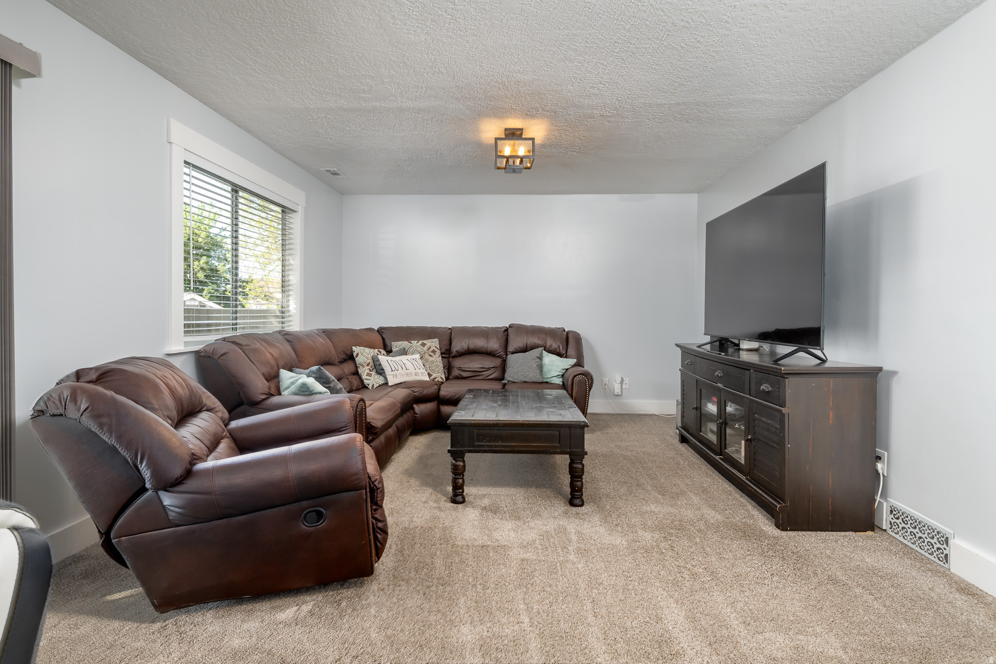 COUNTRY CREEK ESTATE - Residential