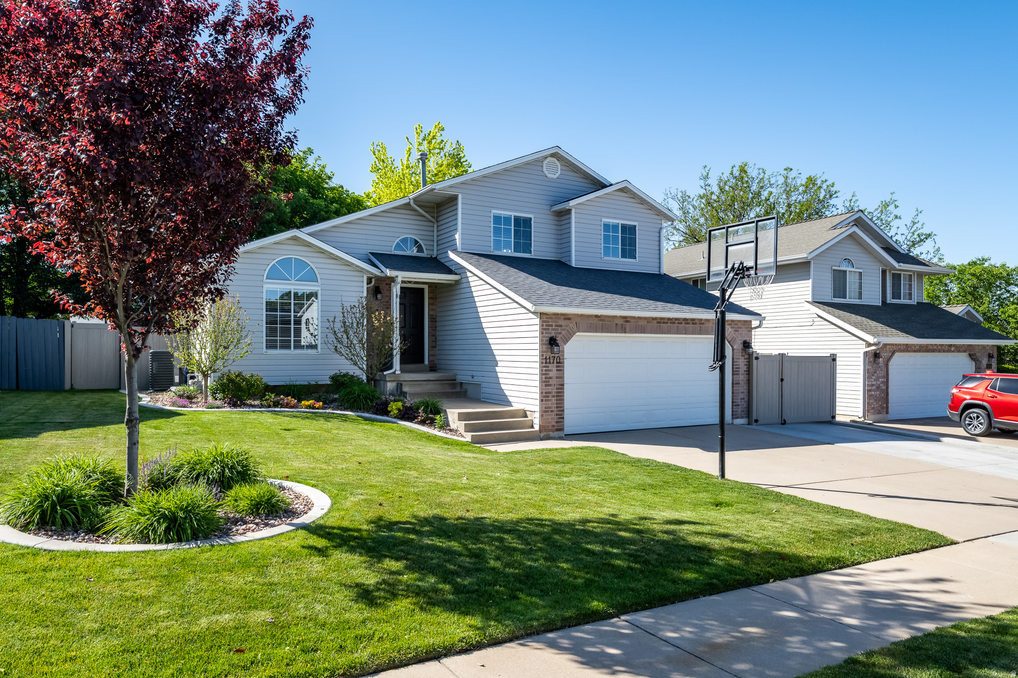 COUNTRY CREEK ESTATE - Residential