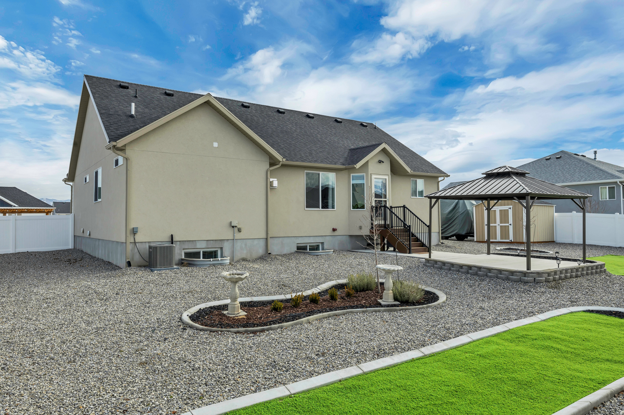 MUSTANG RIDGE - Residential