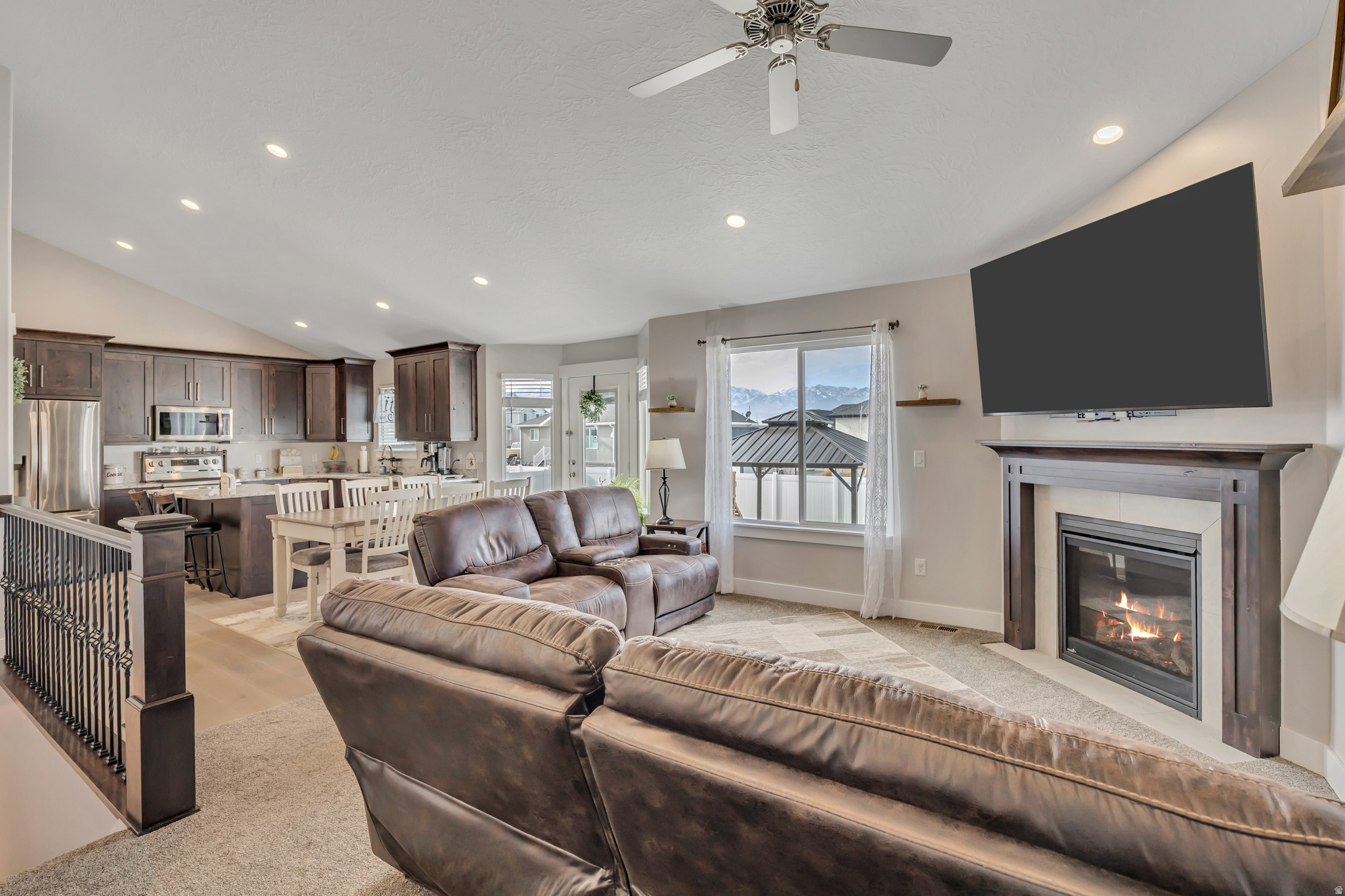 MUSTANG RIDGE - Residential