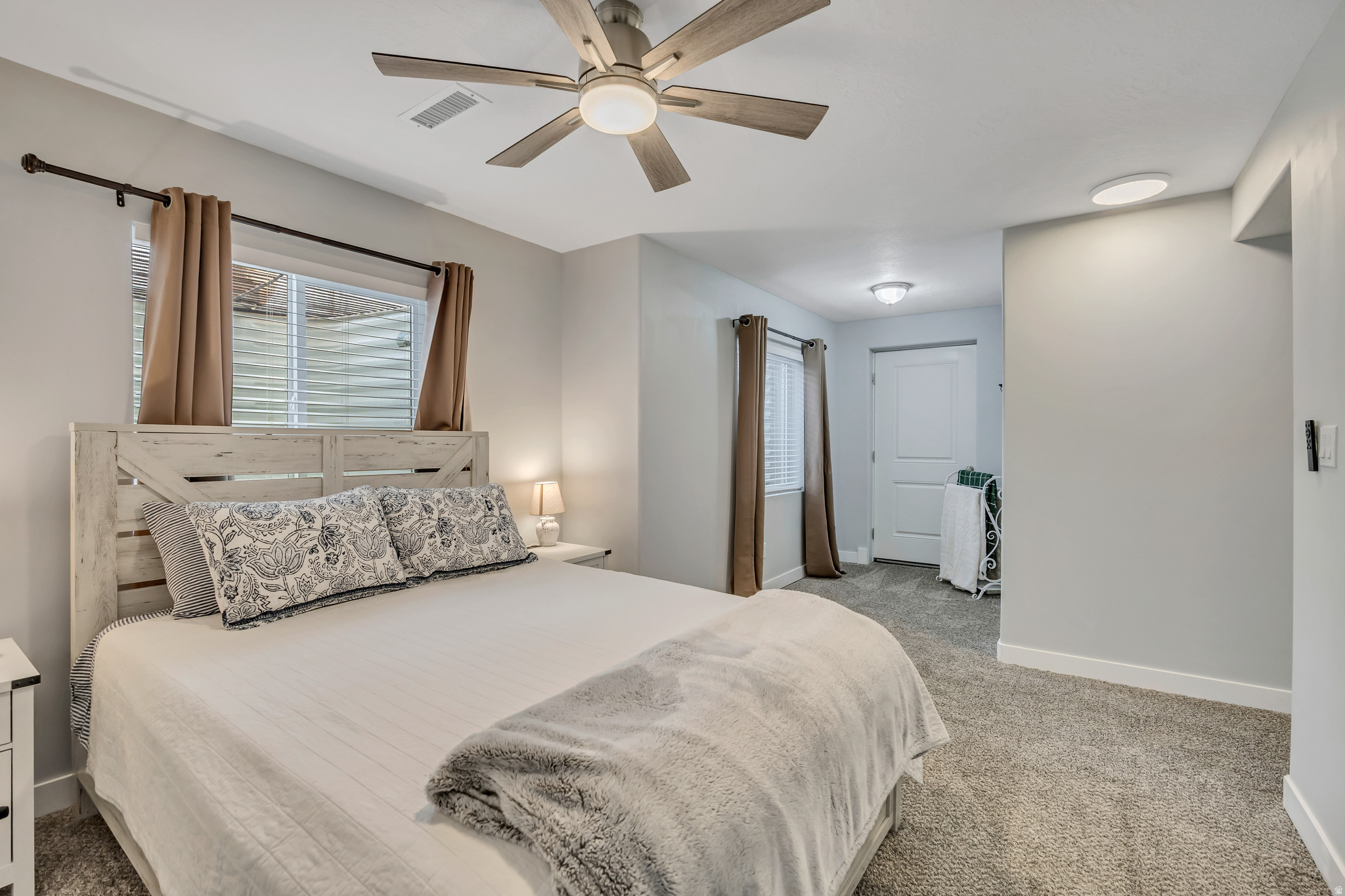 MUSTANG RIDGE - Residential