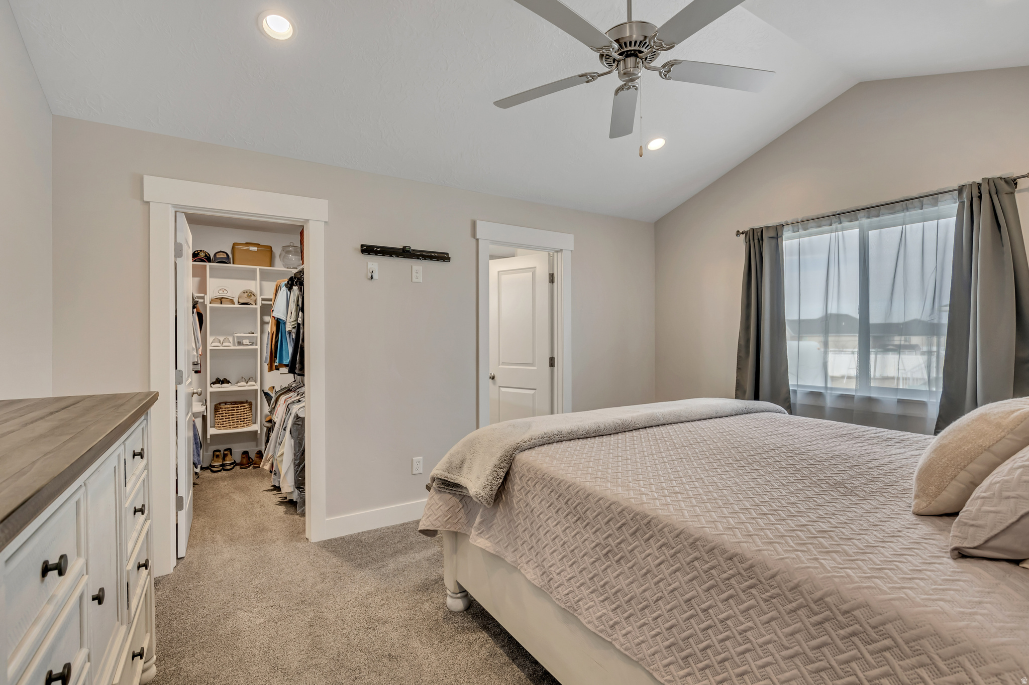 MUSTANG RIDGE - Residential