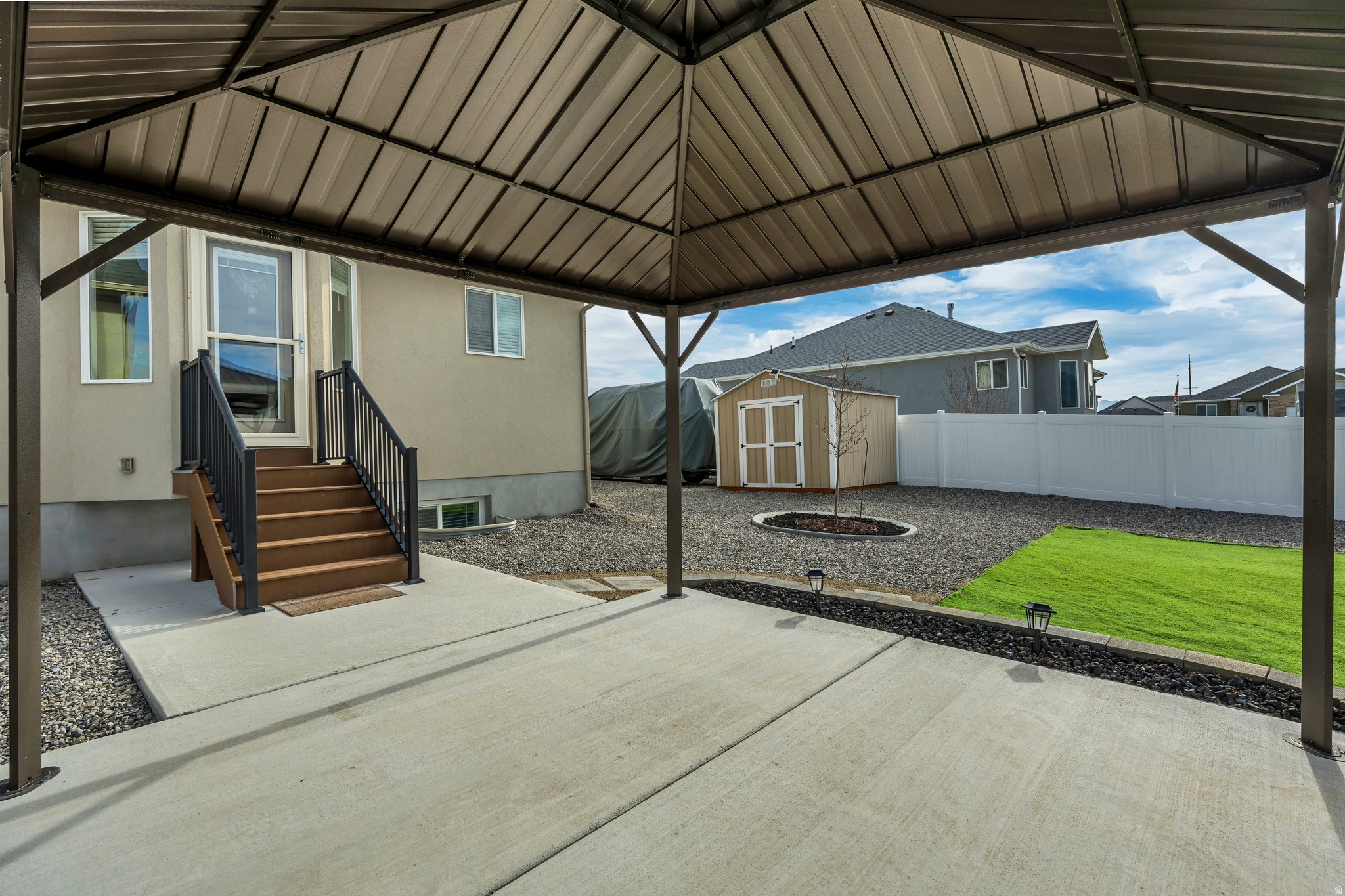 MUSTANG RIDGE - Residential