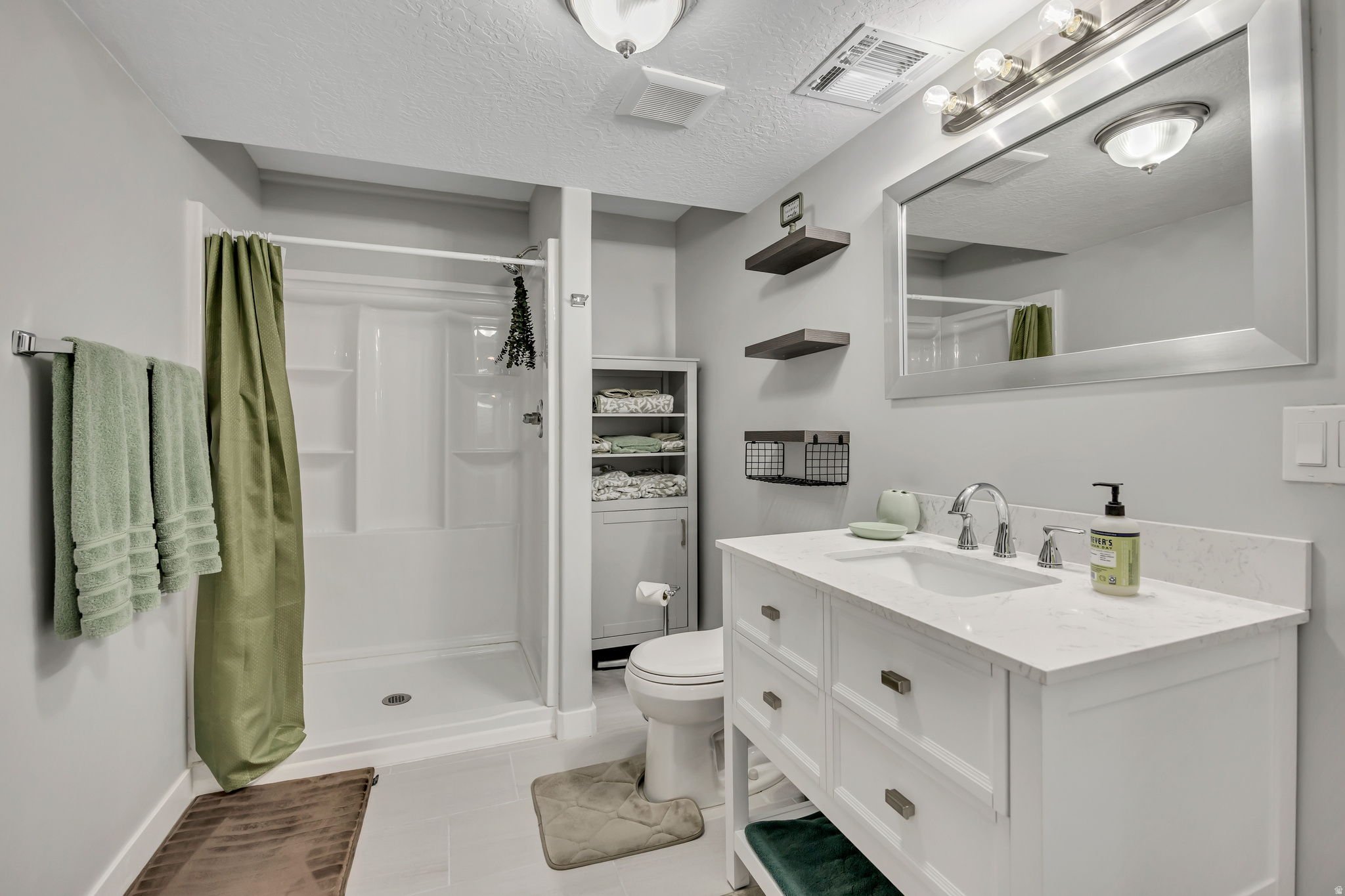 MUSTANG RIDGE - Residential