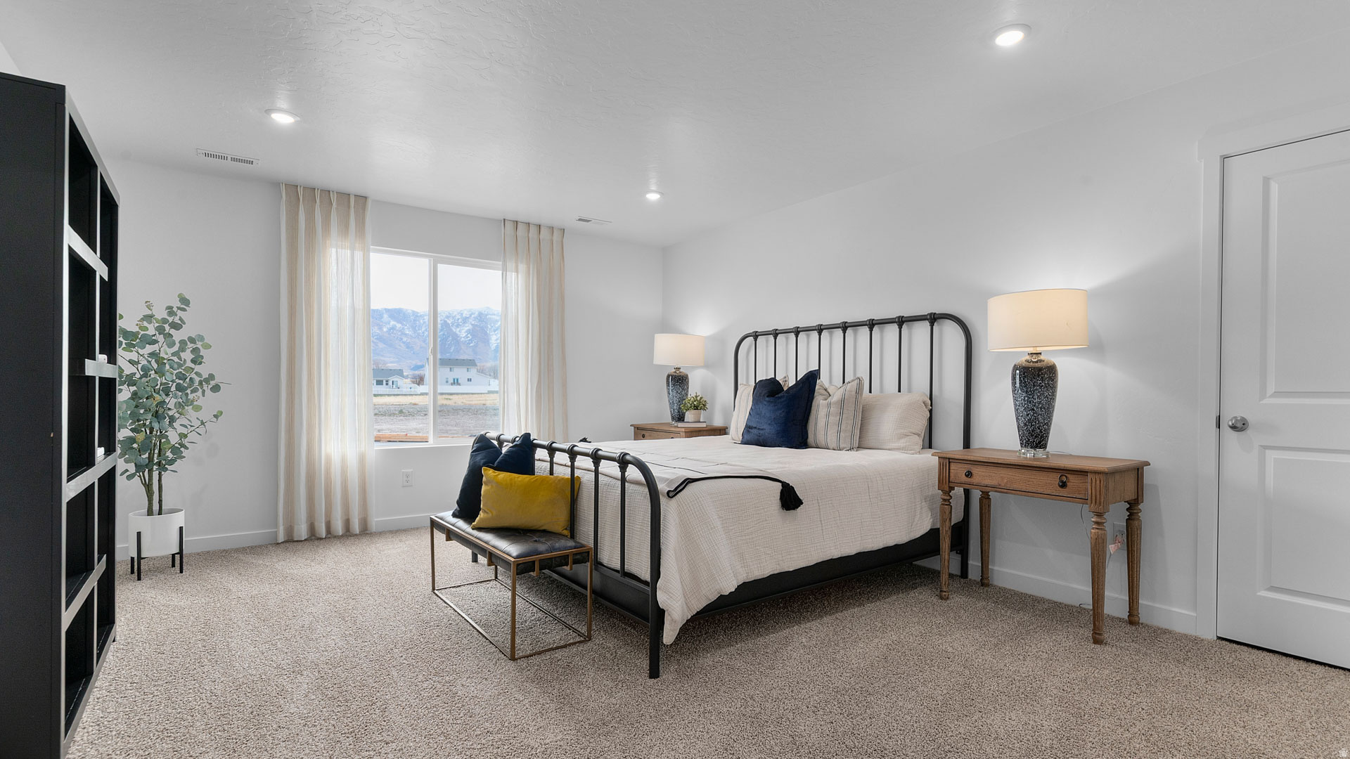 WESTERN ACRES - Residential