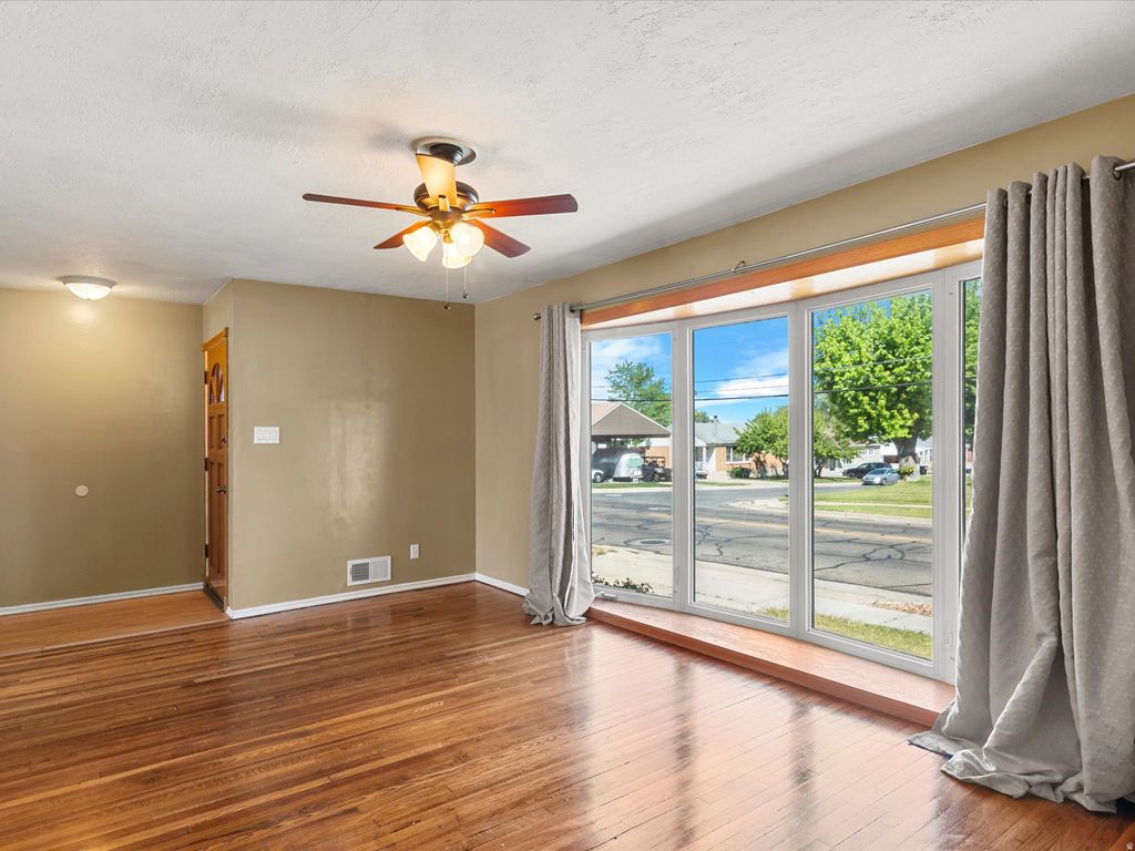 Photo of 157 W 4400 S, Washington Terrace, UT 84405 (MLS # 2157916)