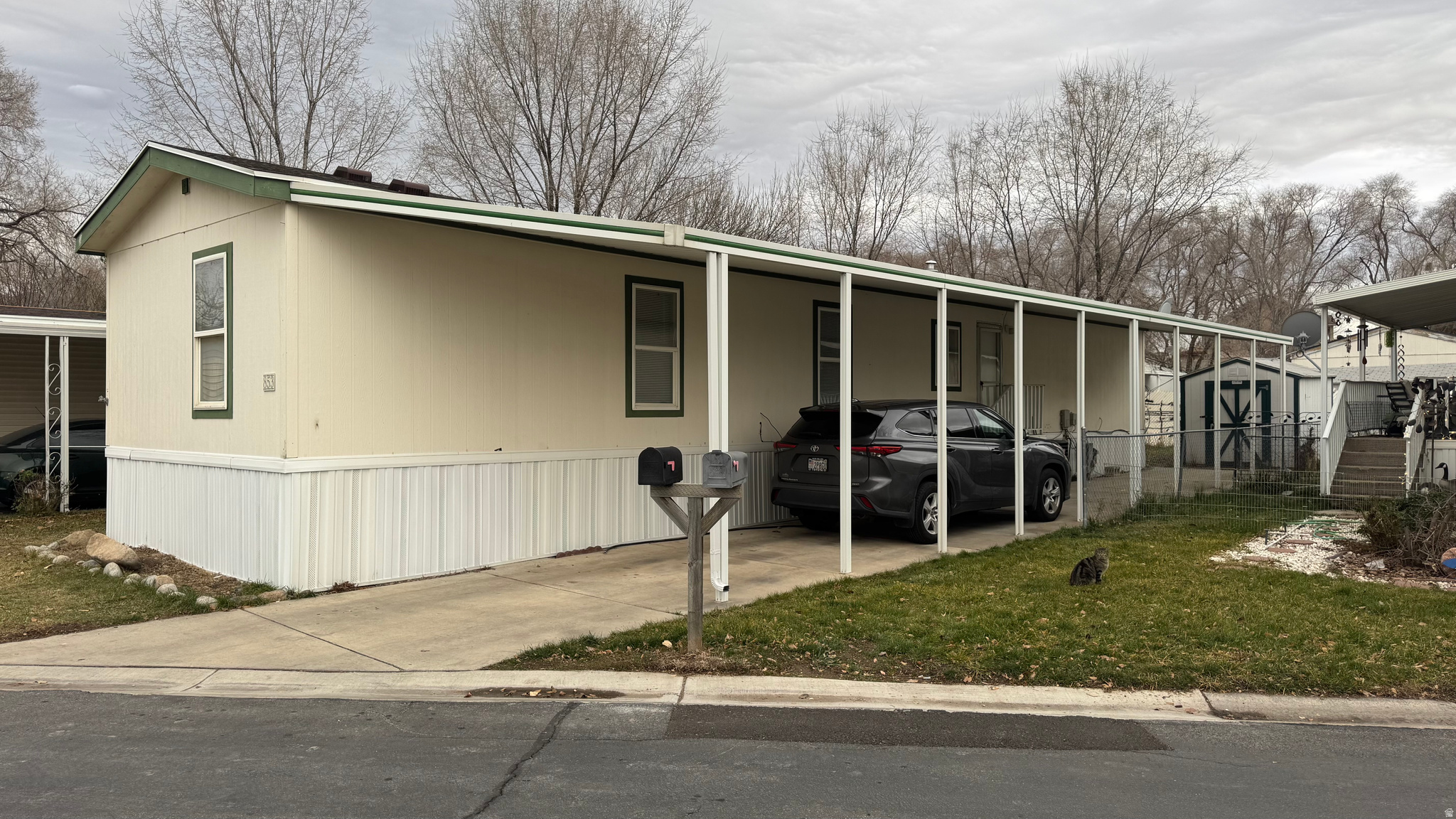 853 W MOUNT NEBO DR S 853