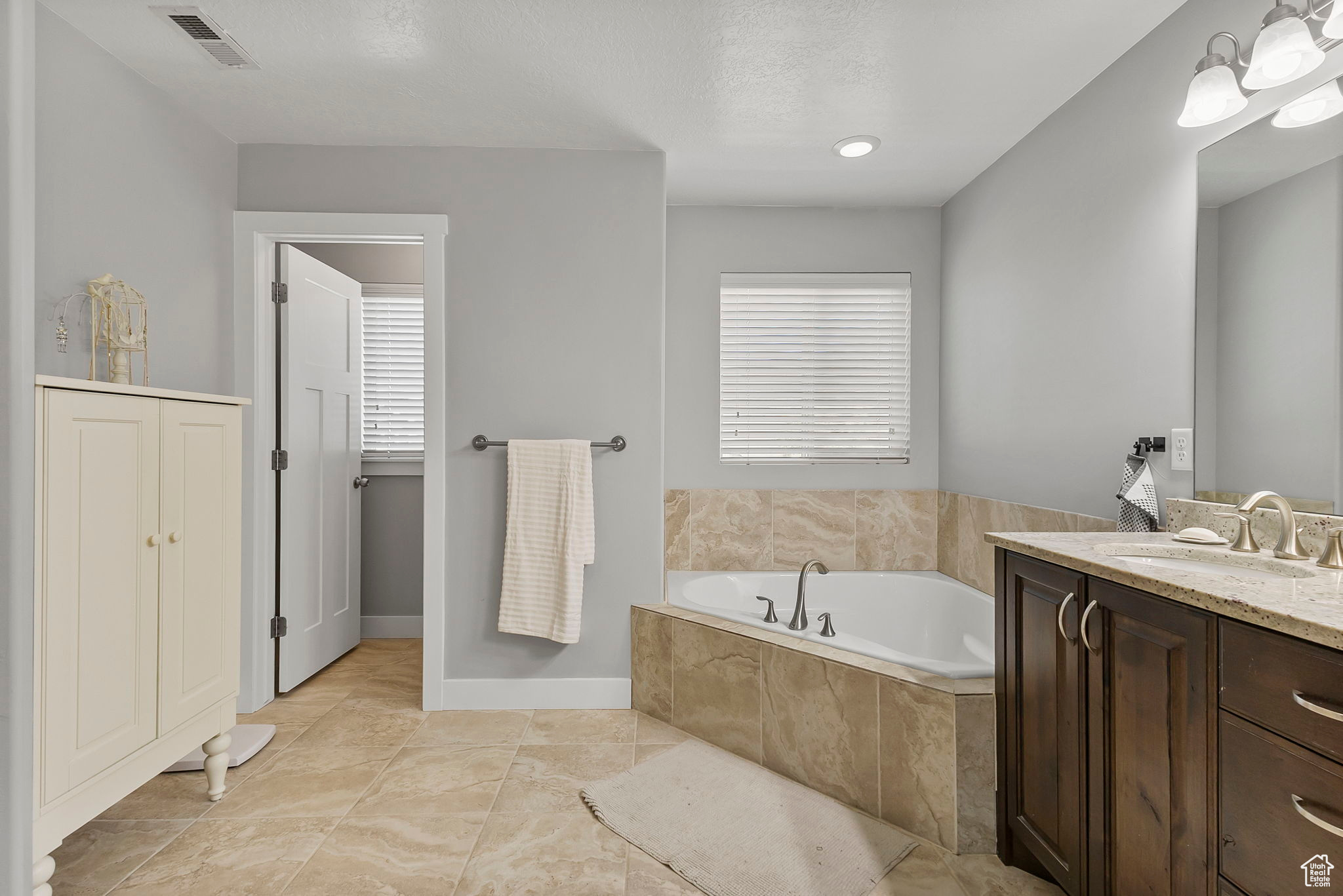 JESSIES BROOK - Residential