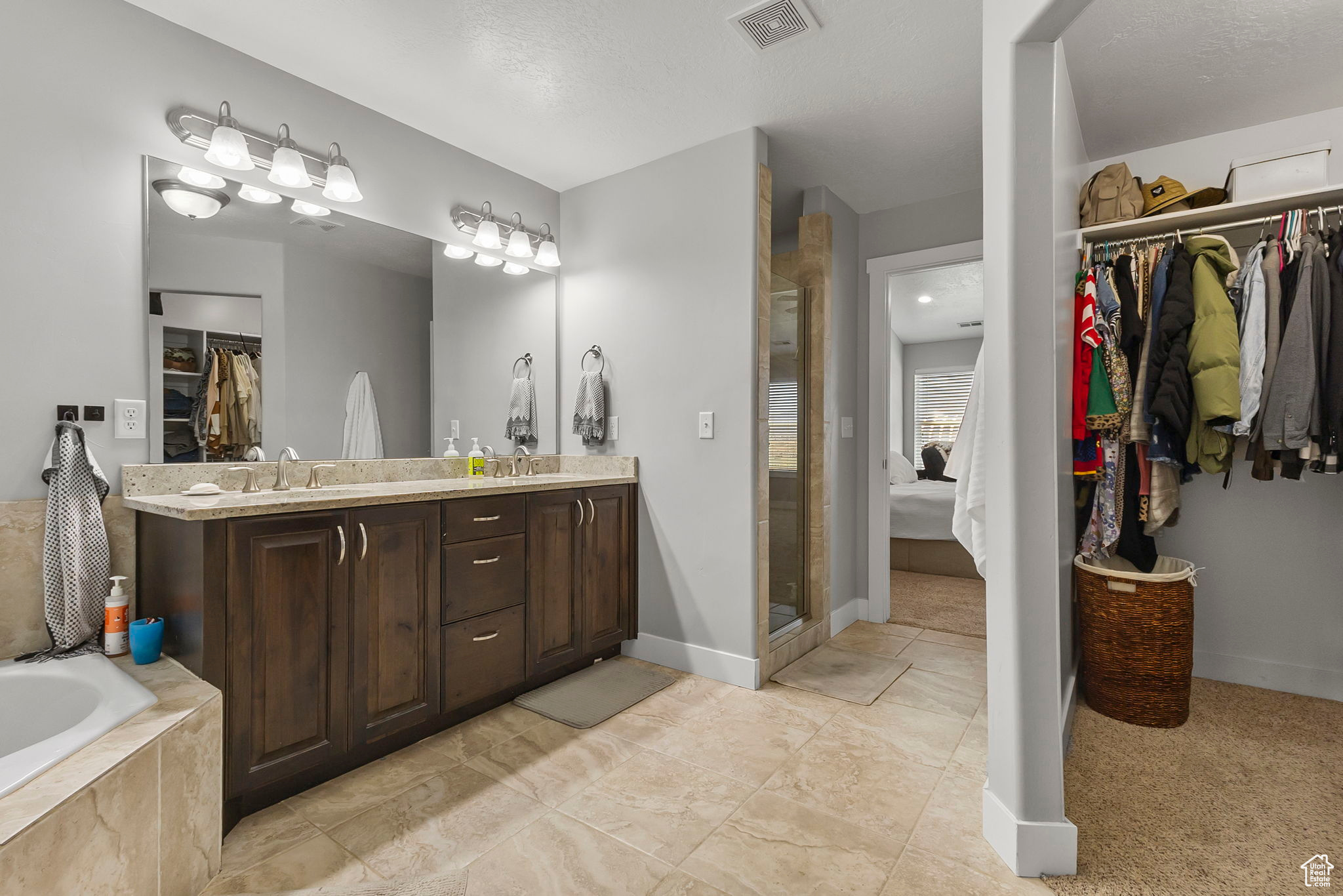 JESSIES BROOK - Residential