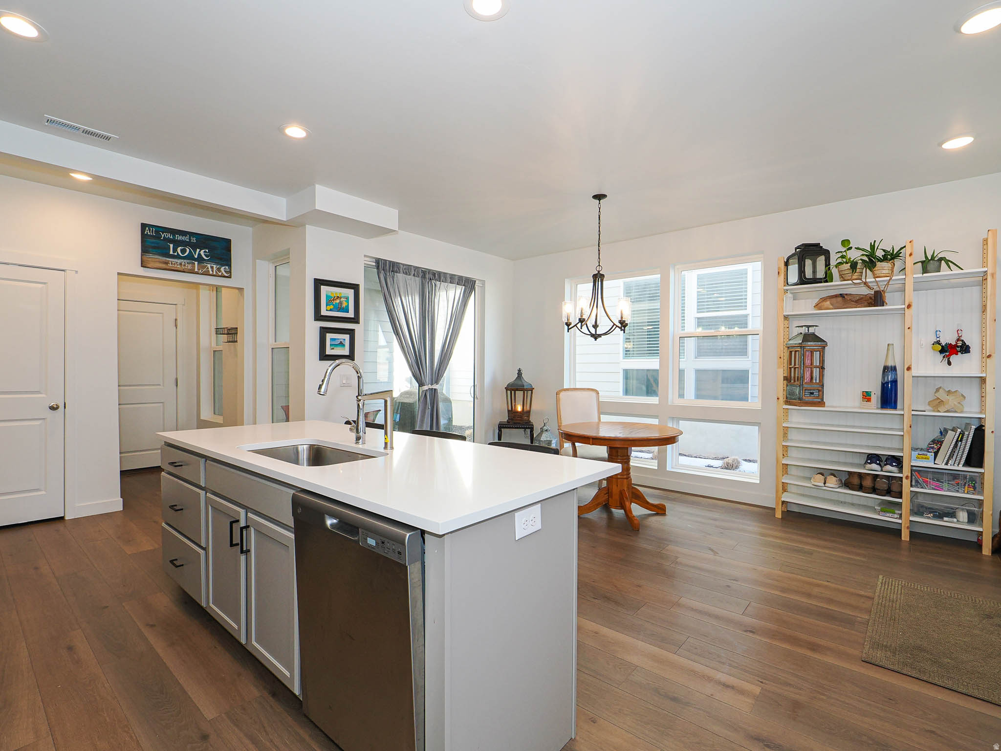 DAYBREAK - Residential