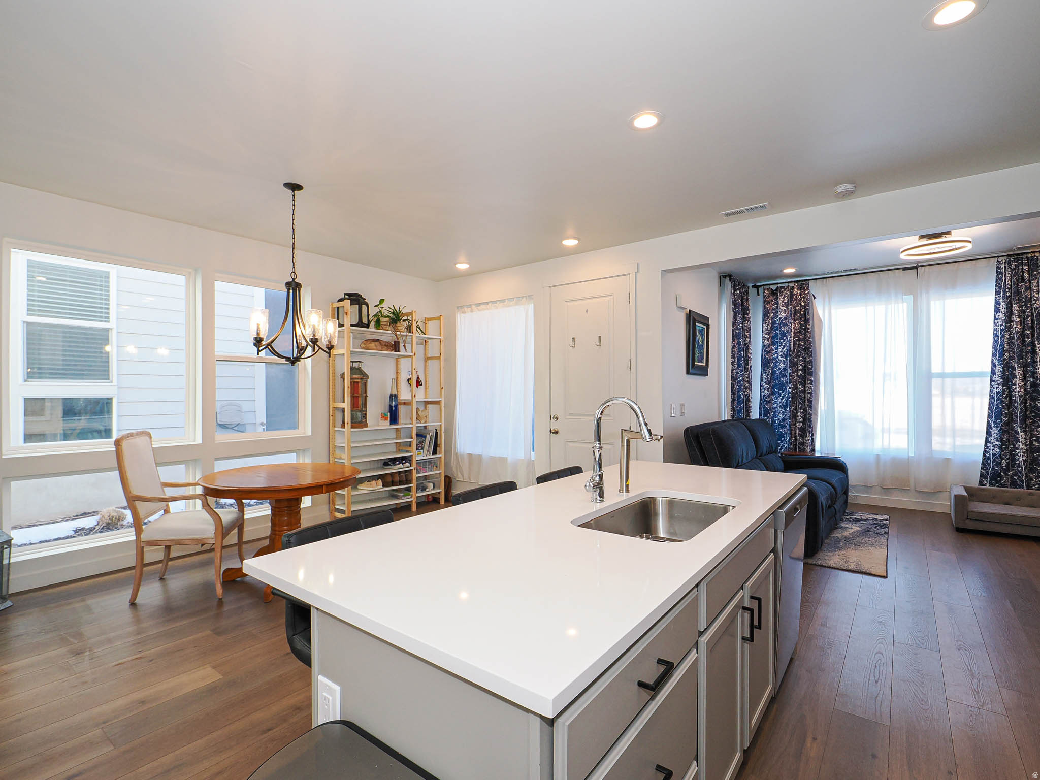 DAYBREAK - Residential