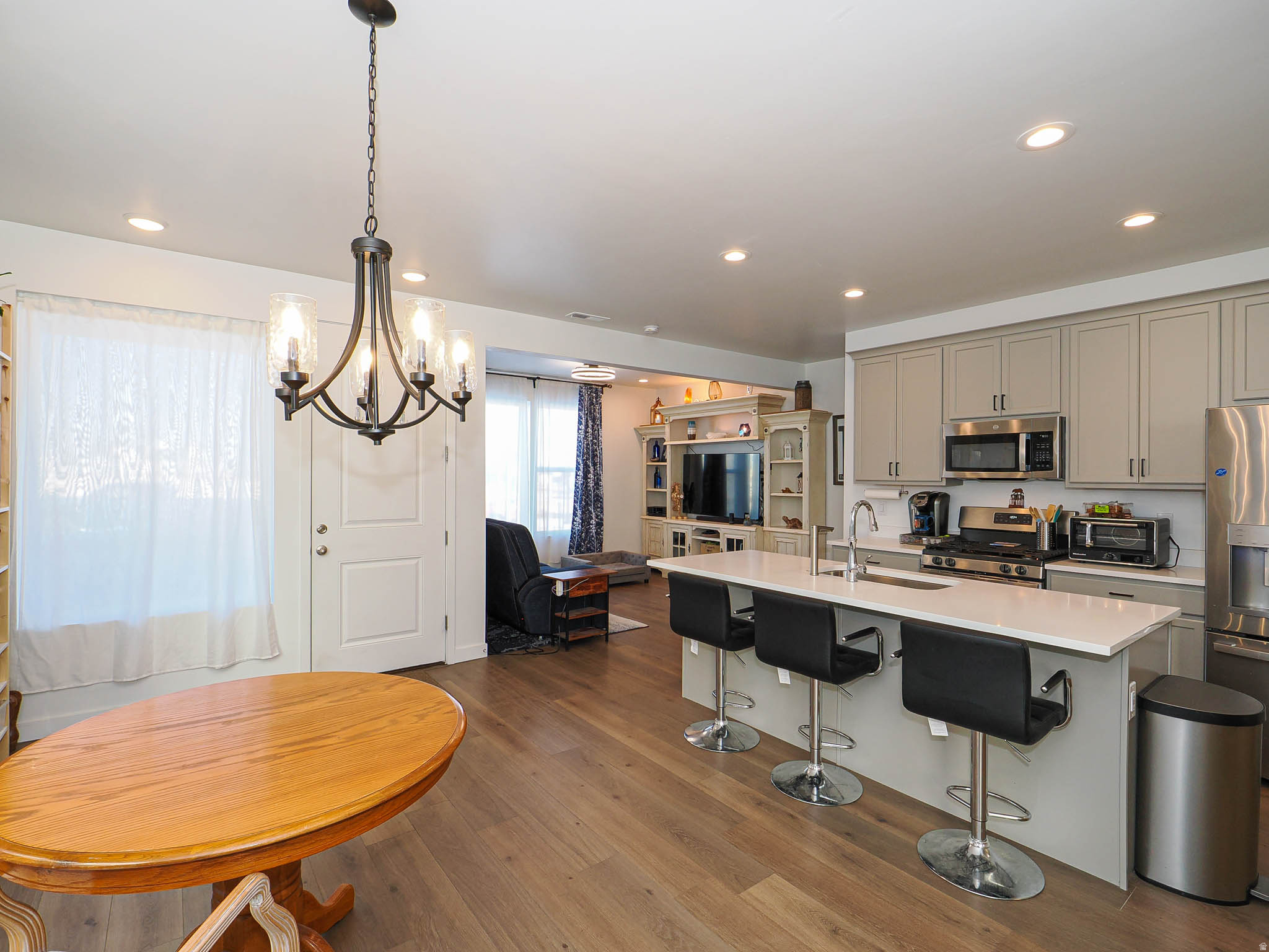 DAYBREAK - Residential