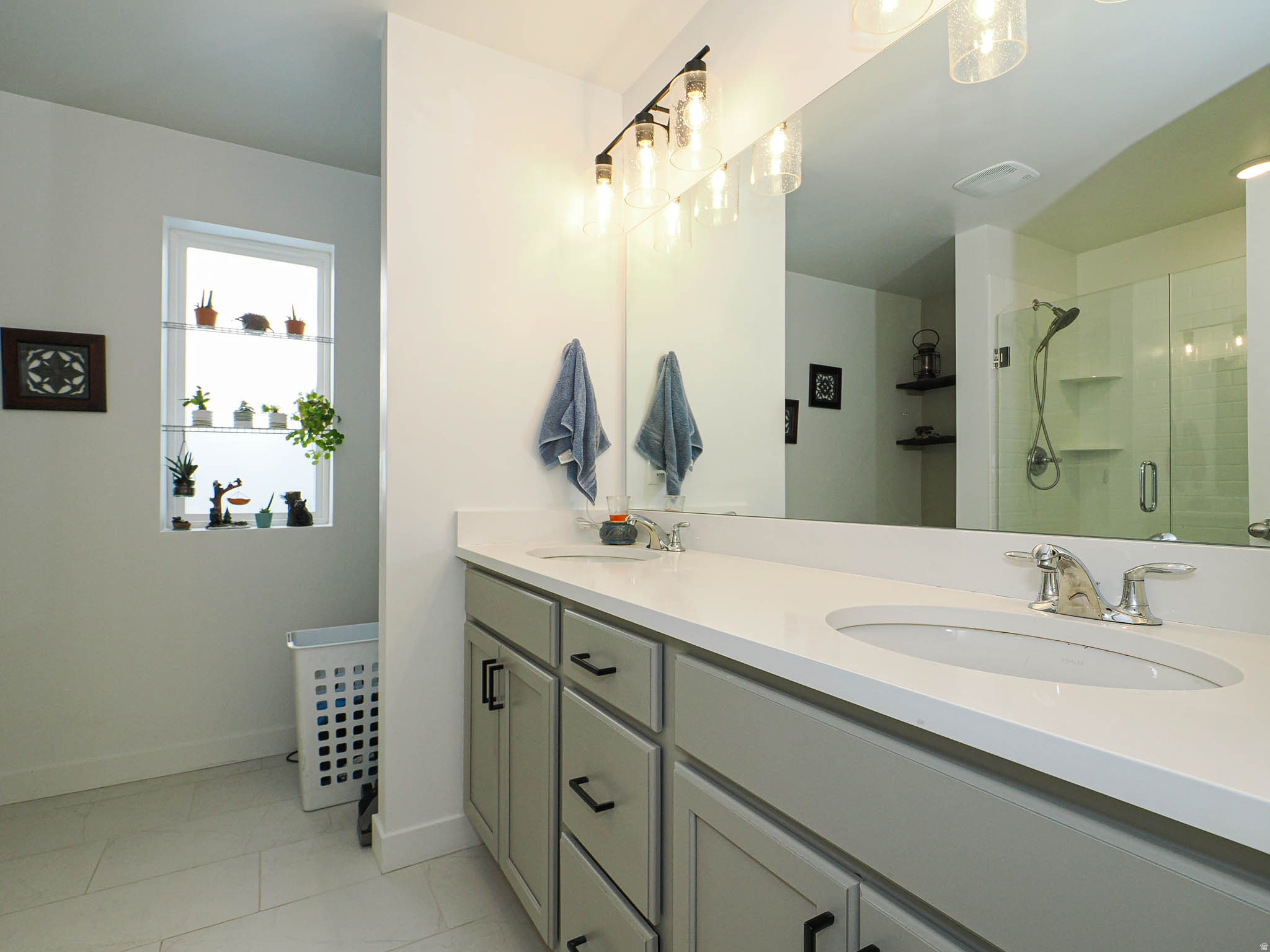 DAYBREAK - Residential