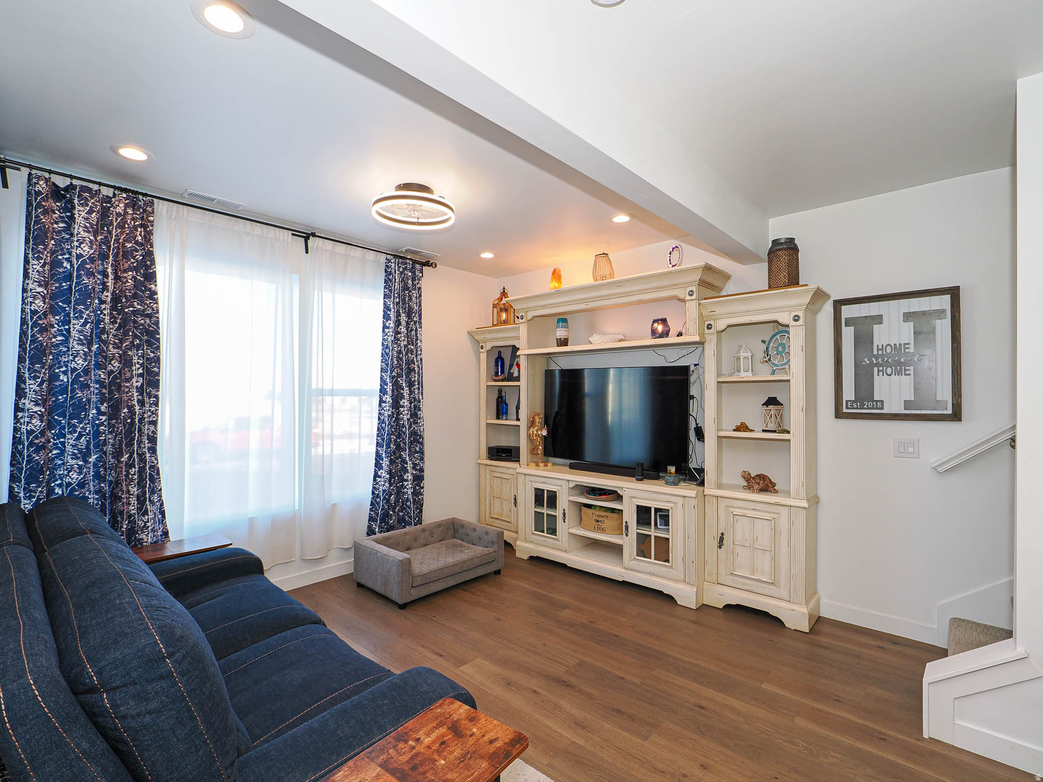 DAYBREAK - Residential