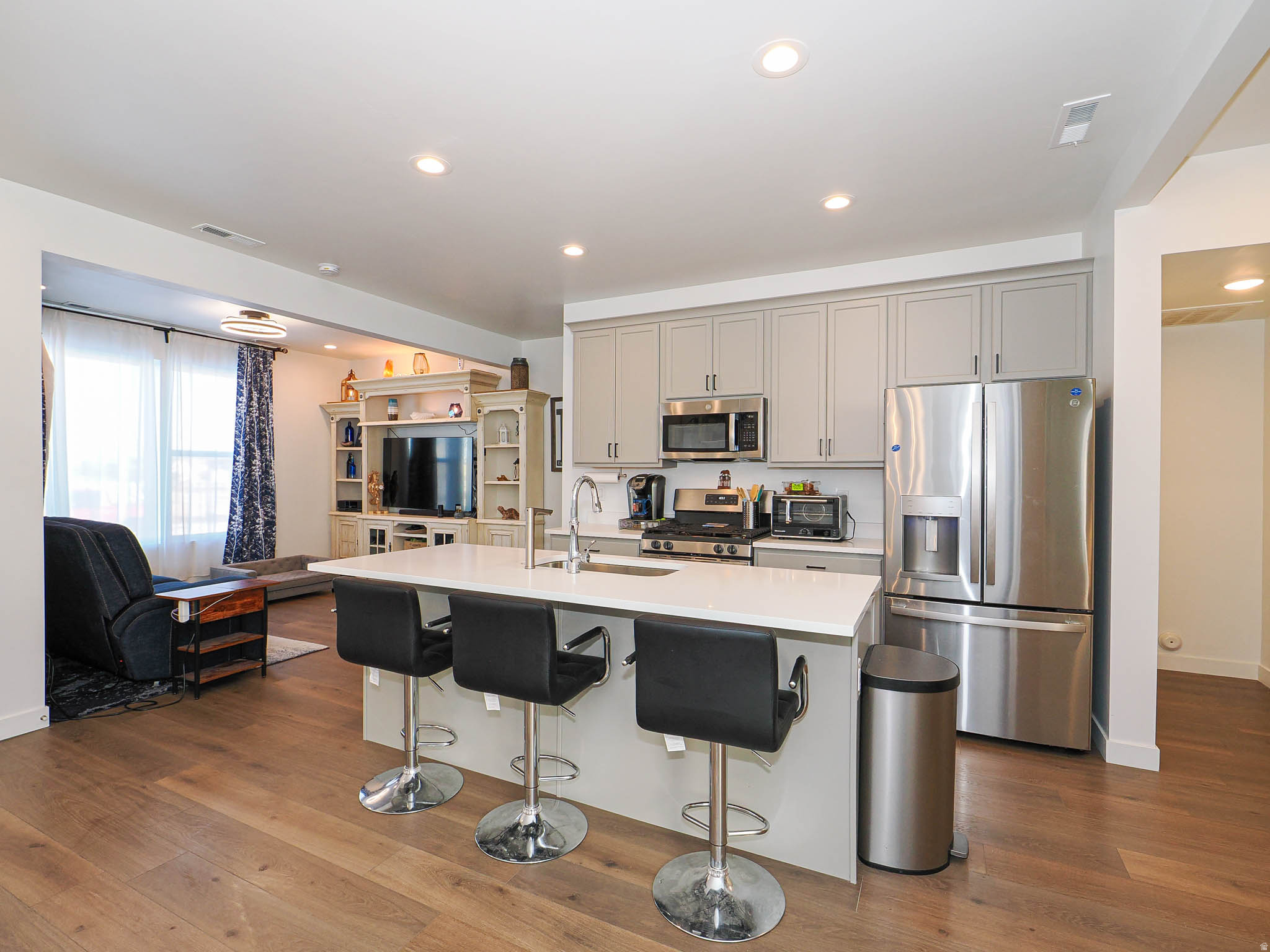 DAYBREAK - Residential