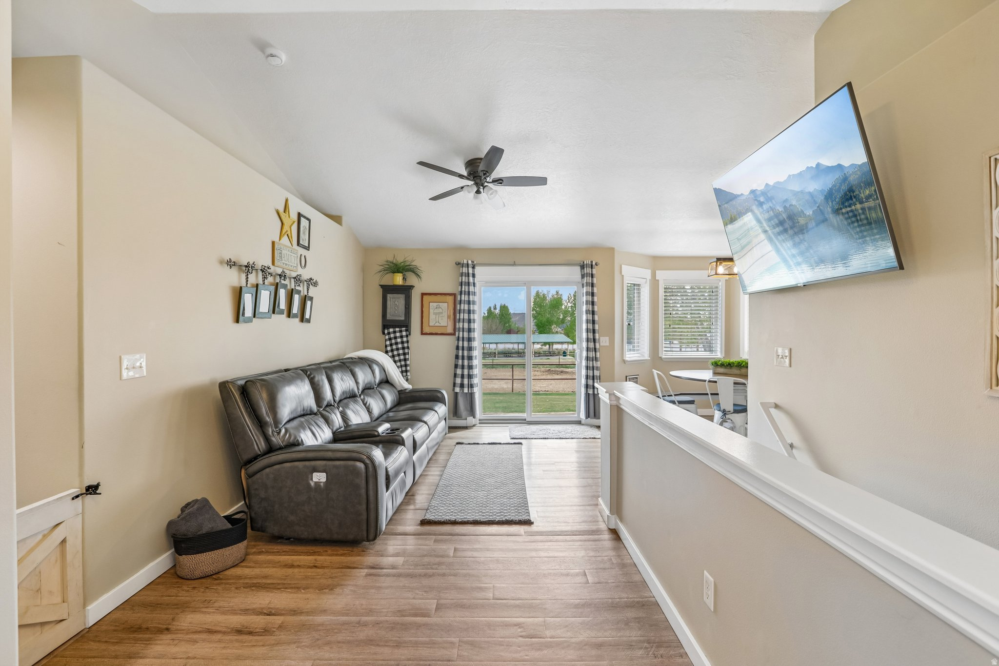 MEADOW RANCH - Residential