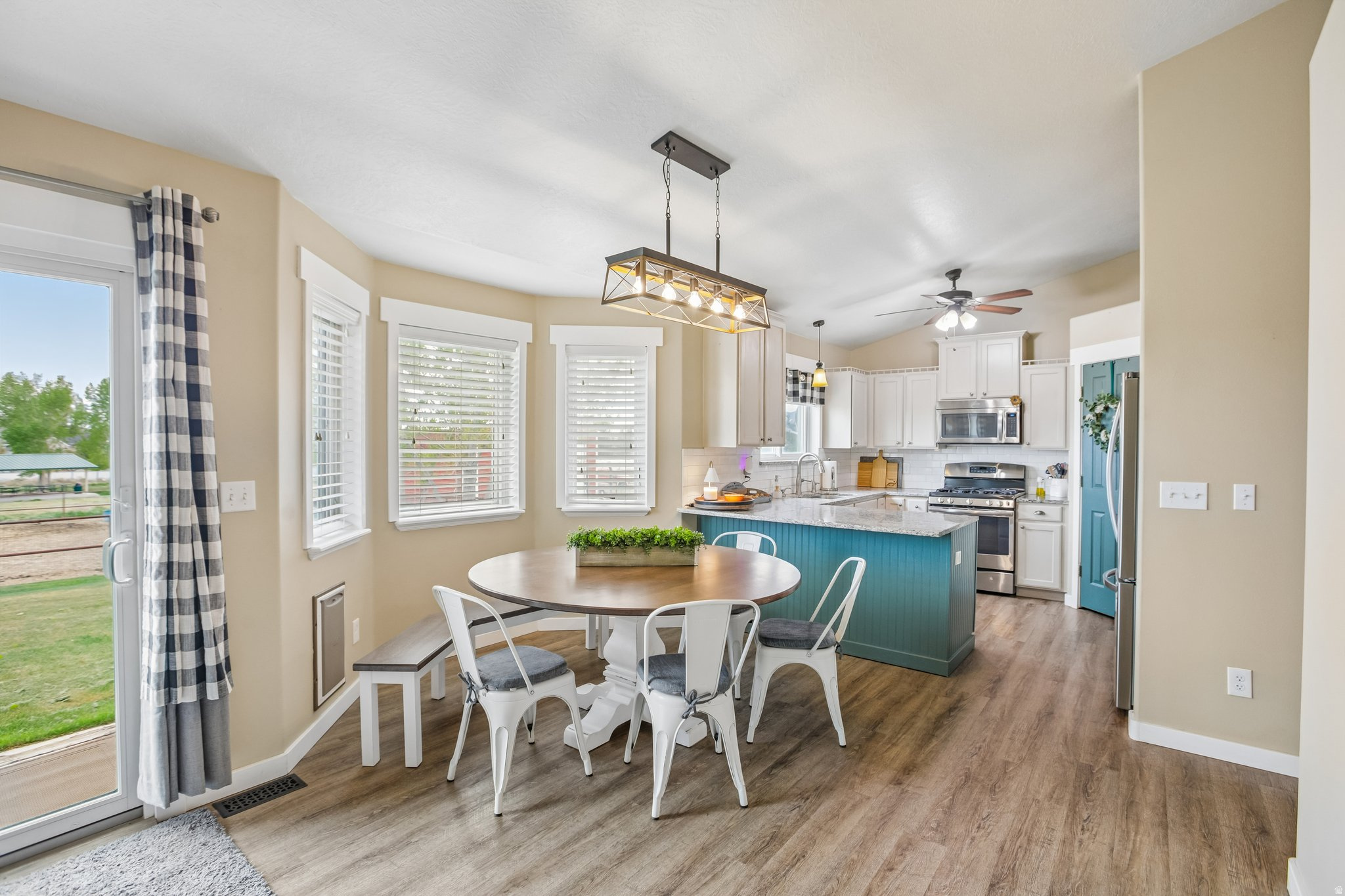 MEADOW RANCH - Residential