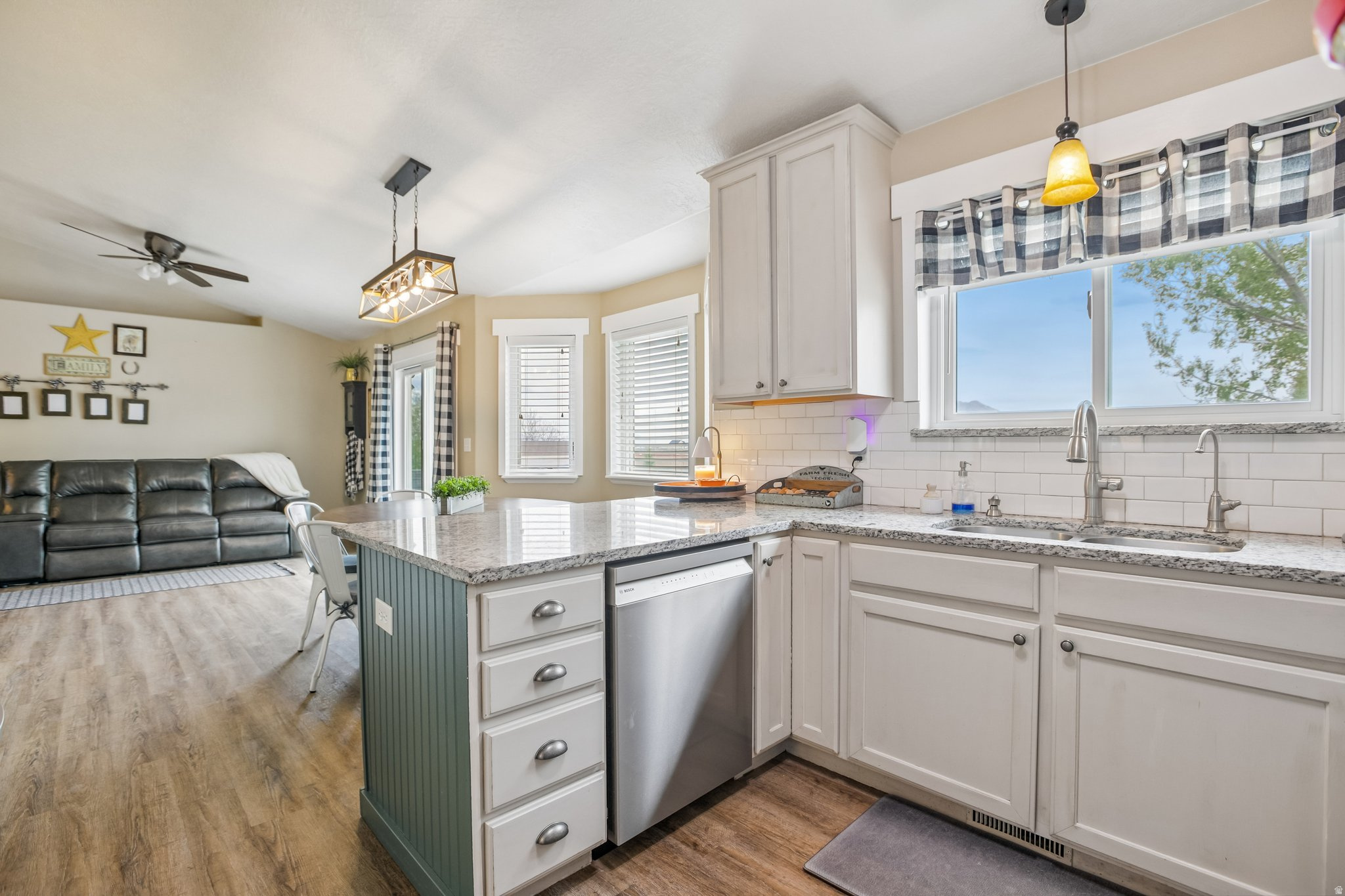 MEADOW RANCH - Residential