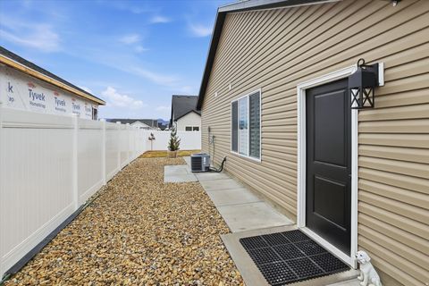 Tiny photo for 858 N 980 W, Tremonton, UT 84337 (MLS # 2137087)